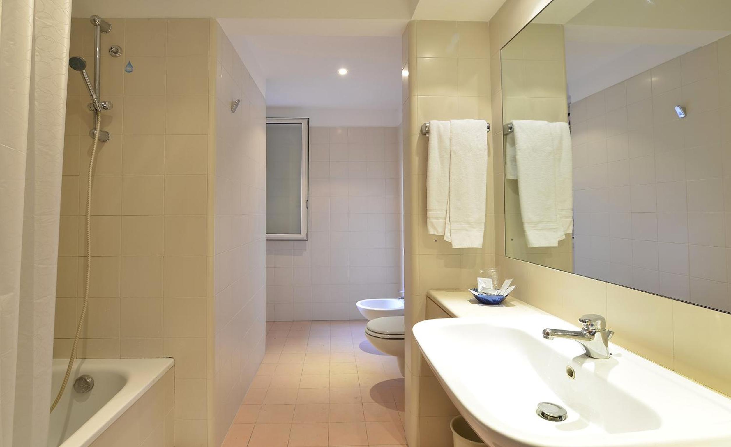 Classic Quadruple Room photo 3