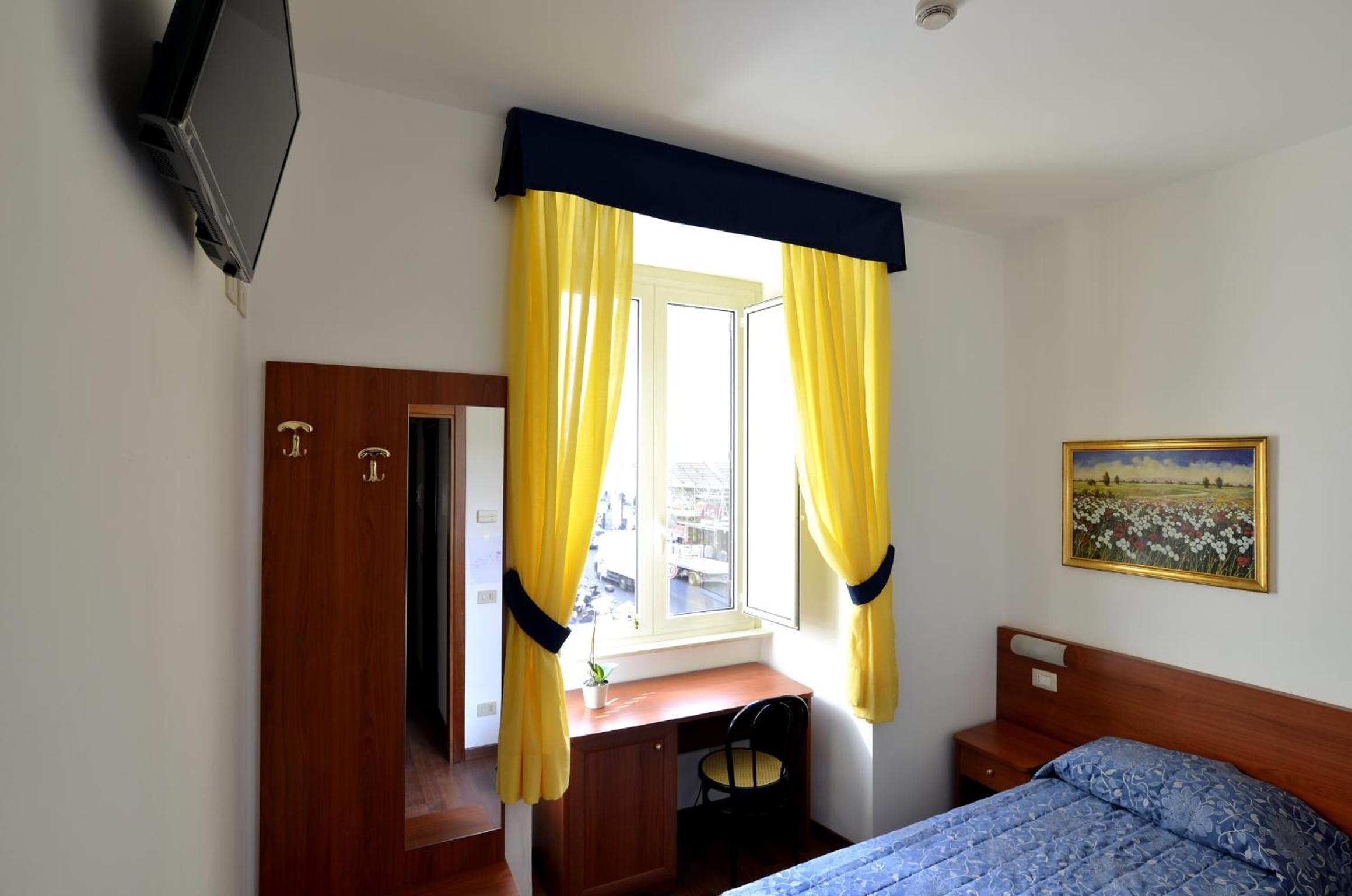 Single Room photo 1
