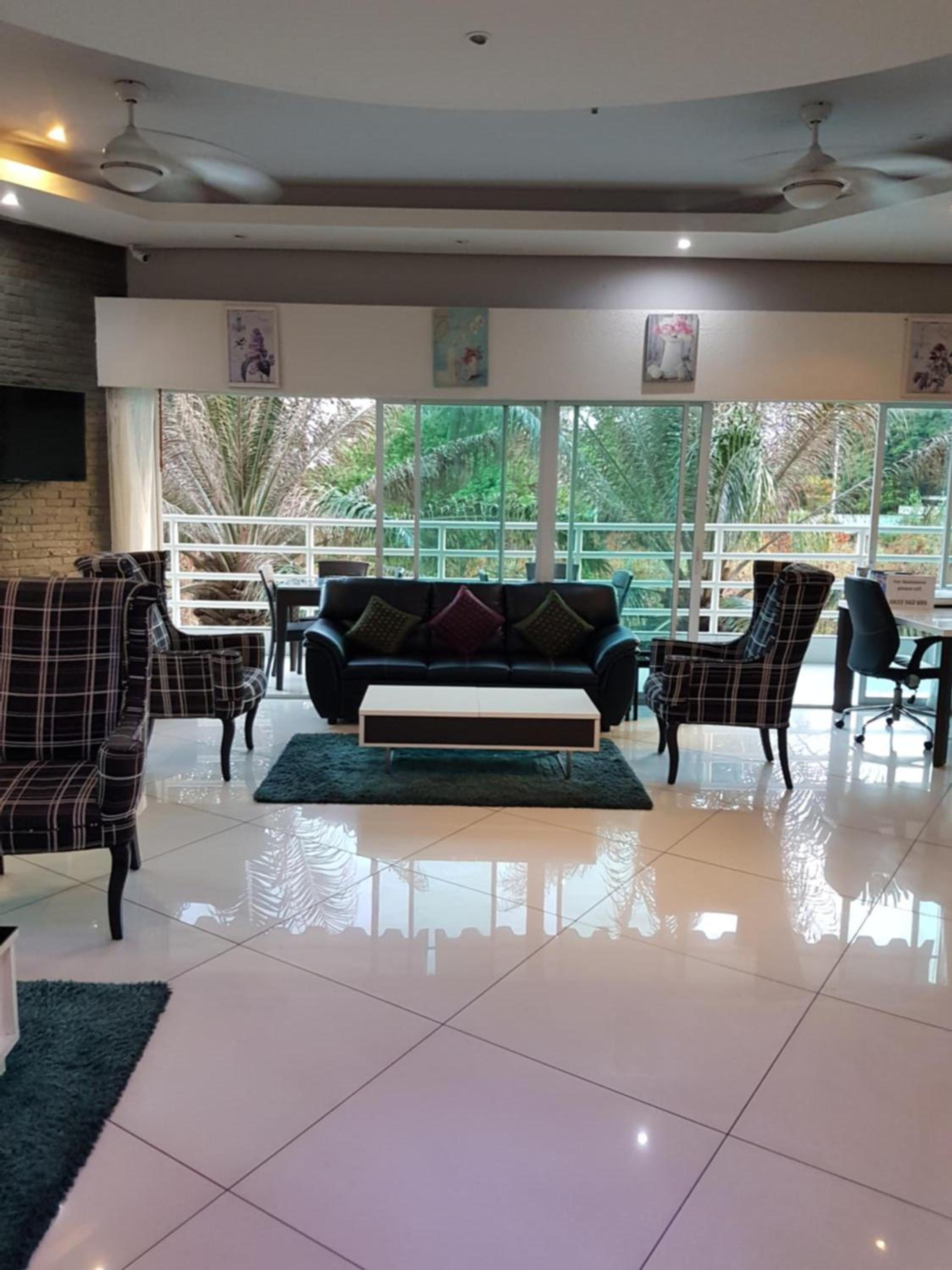Apartment with Garden View - Photo 16
