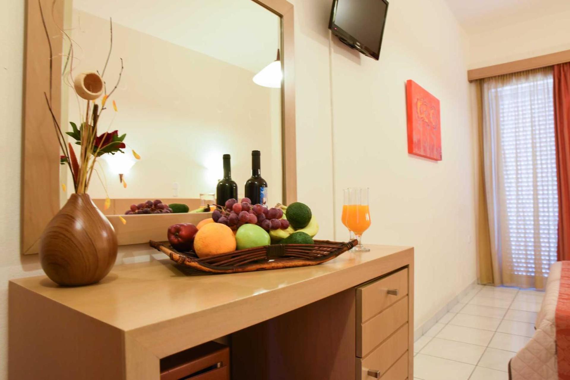 Junior Suite with Private Pool thumbnail 6