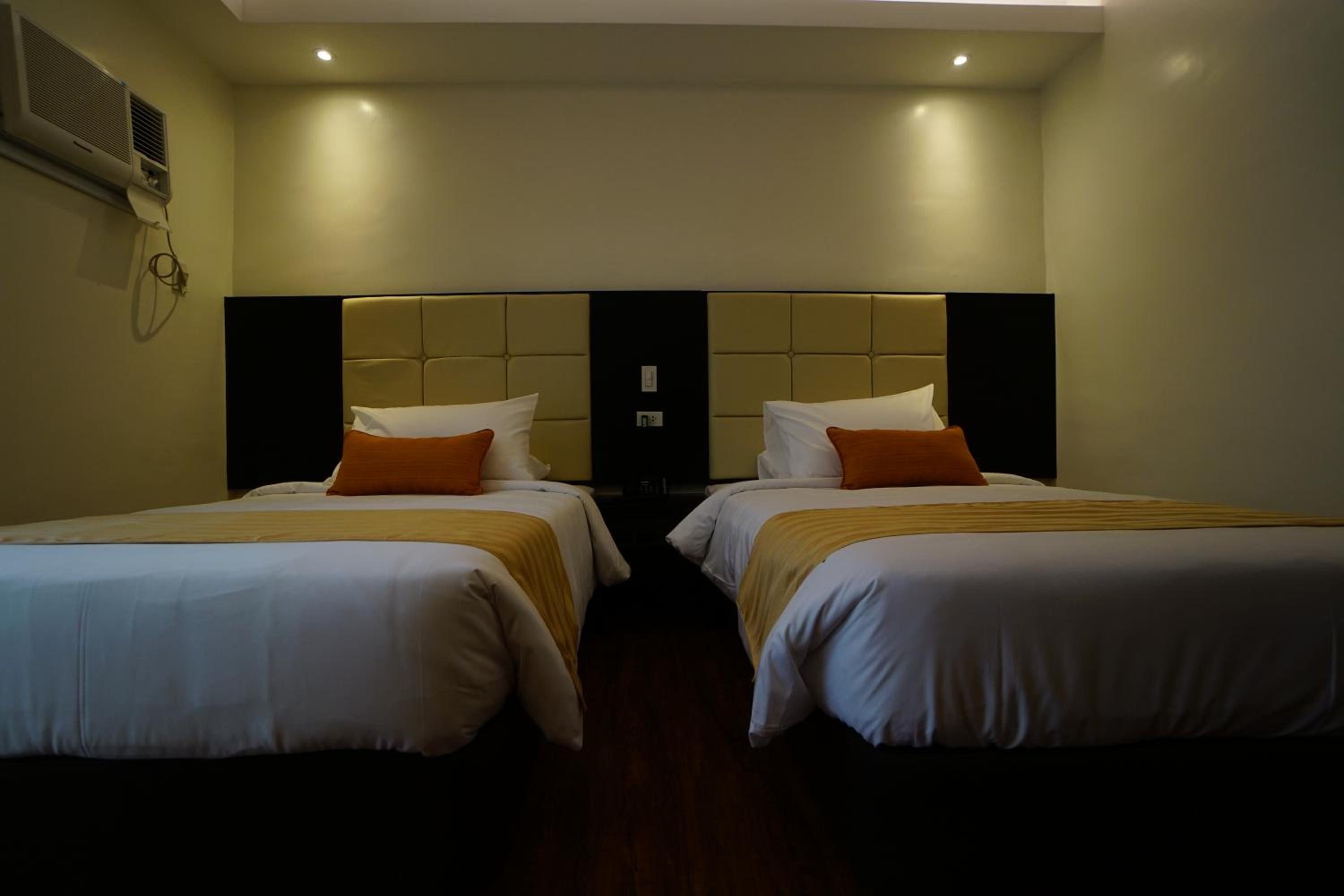 Standard Double or Twin Room - Photo 2