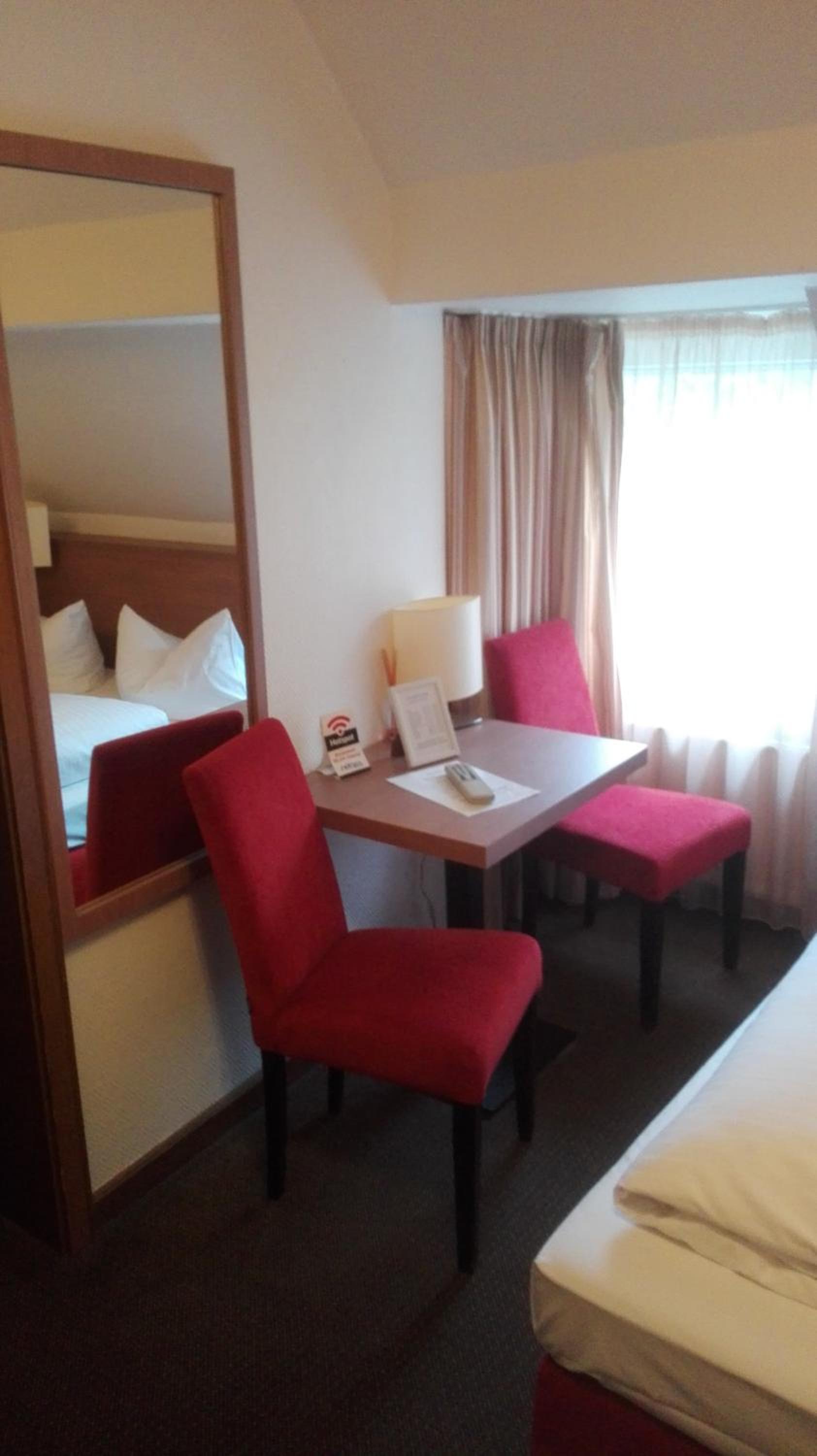 Economy Double Room photo 2