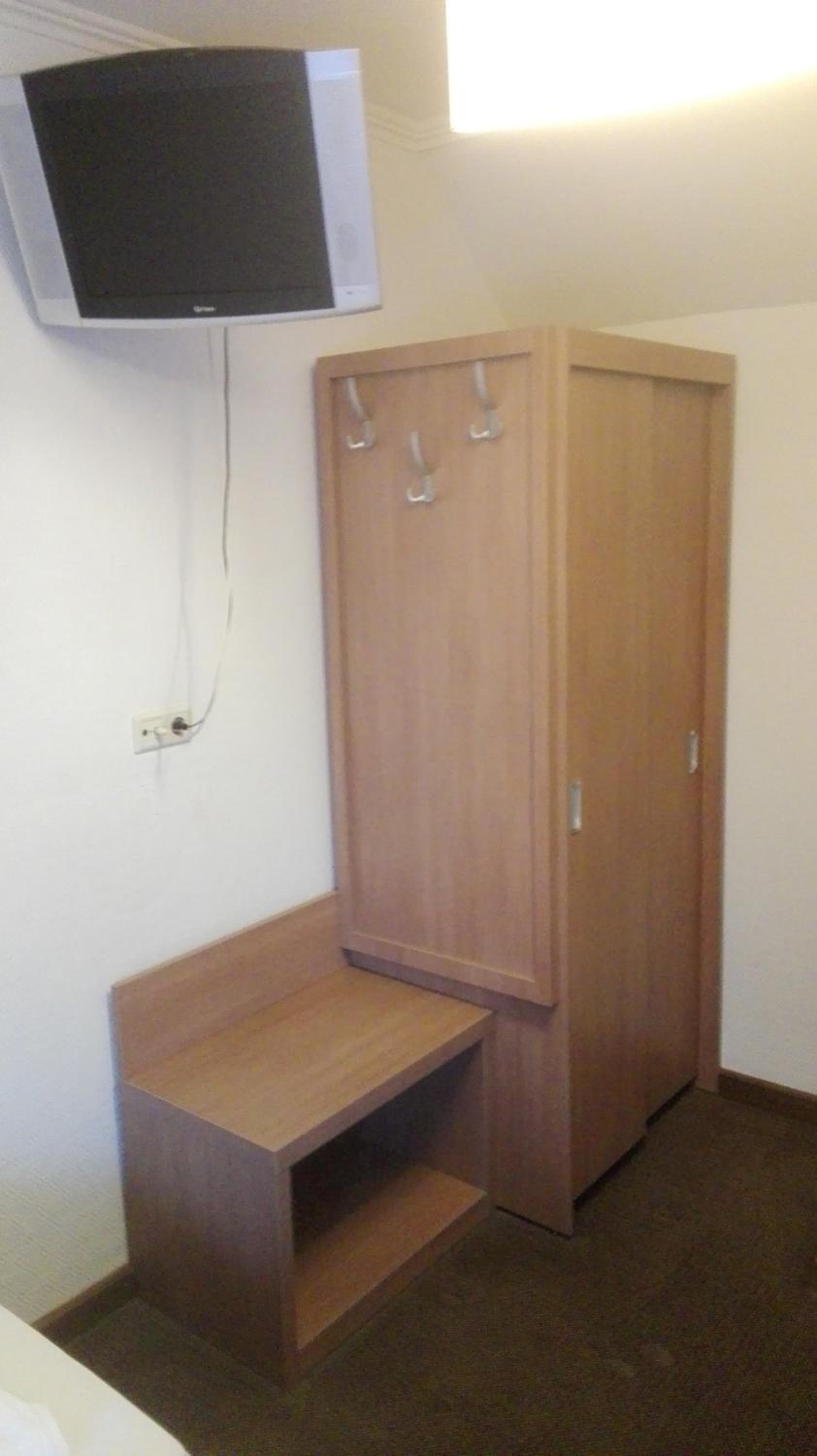 Economy Double Room photo 3