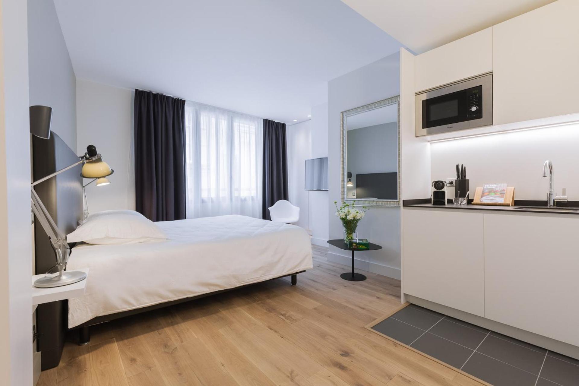 Deluxe Apartment