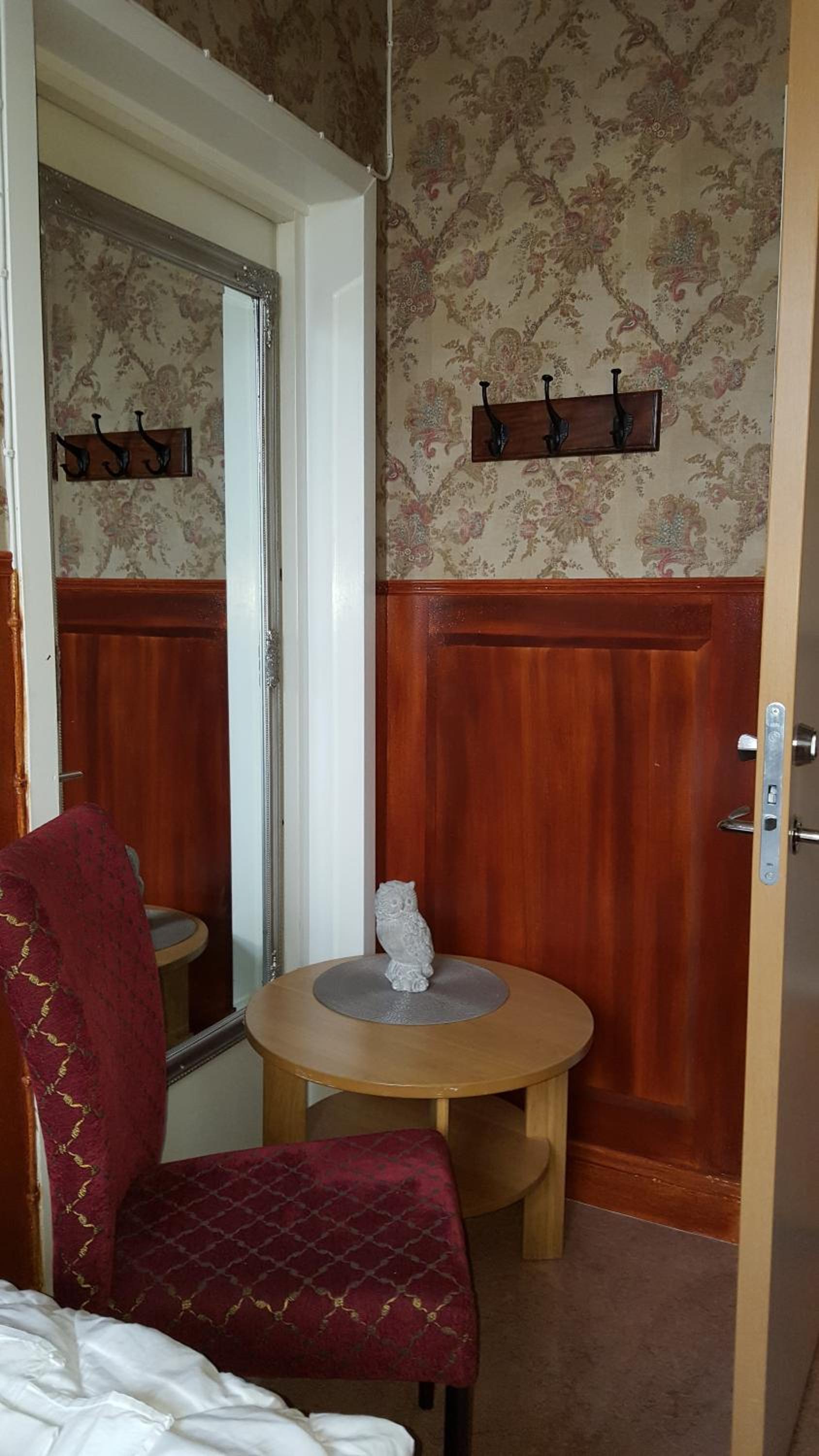 Single Room with Private Bathroom photo 3