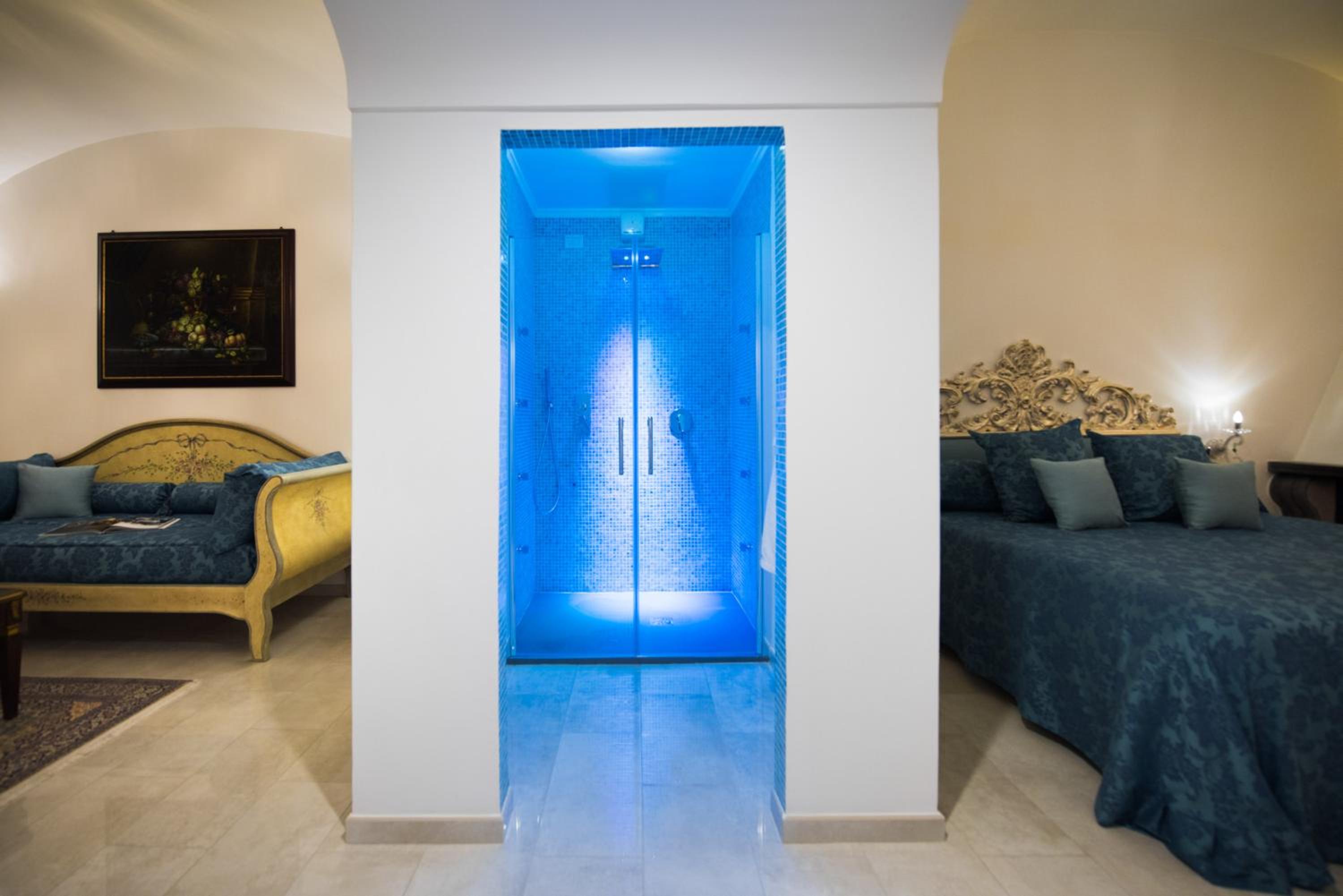 Superior Suite with Sea View - Photo 7