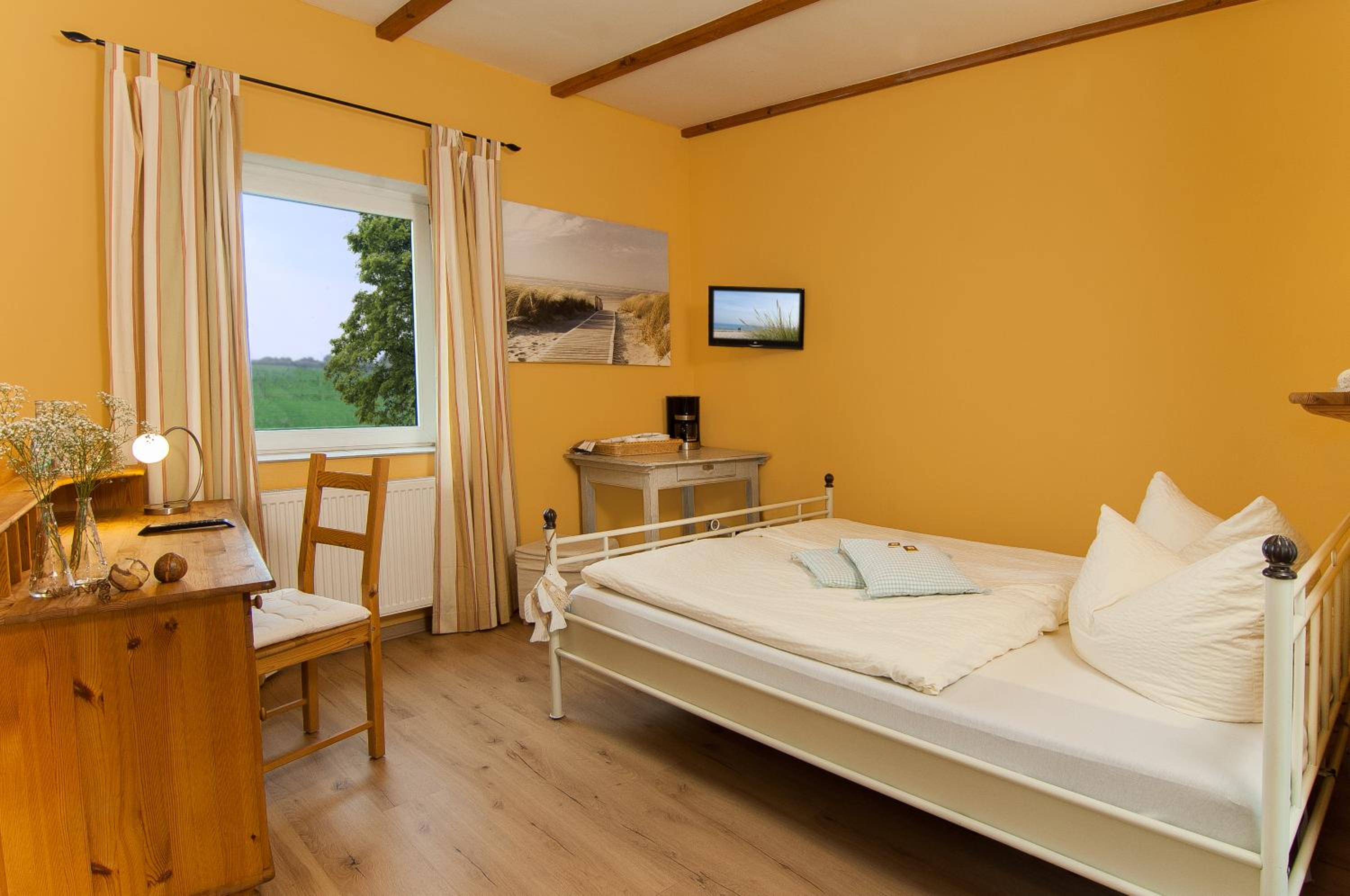 Standard Double Room - Photo 3