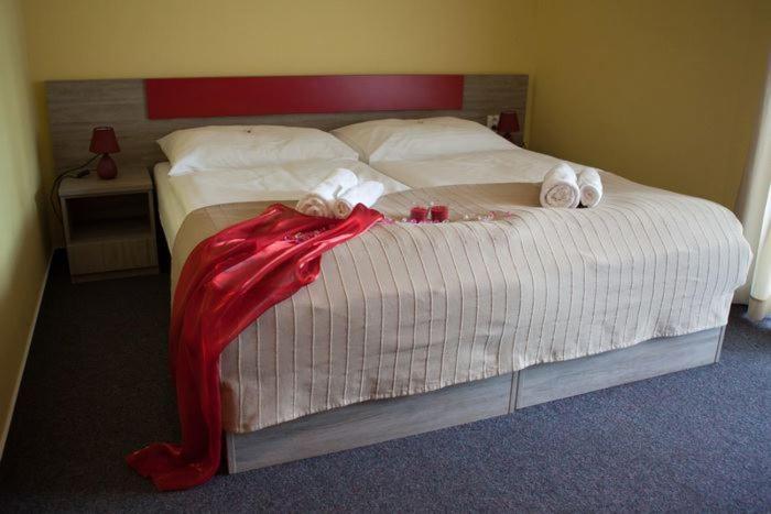 Suite - Photo 3