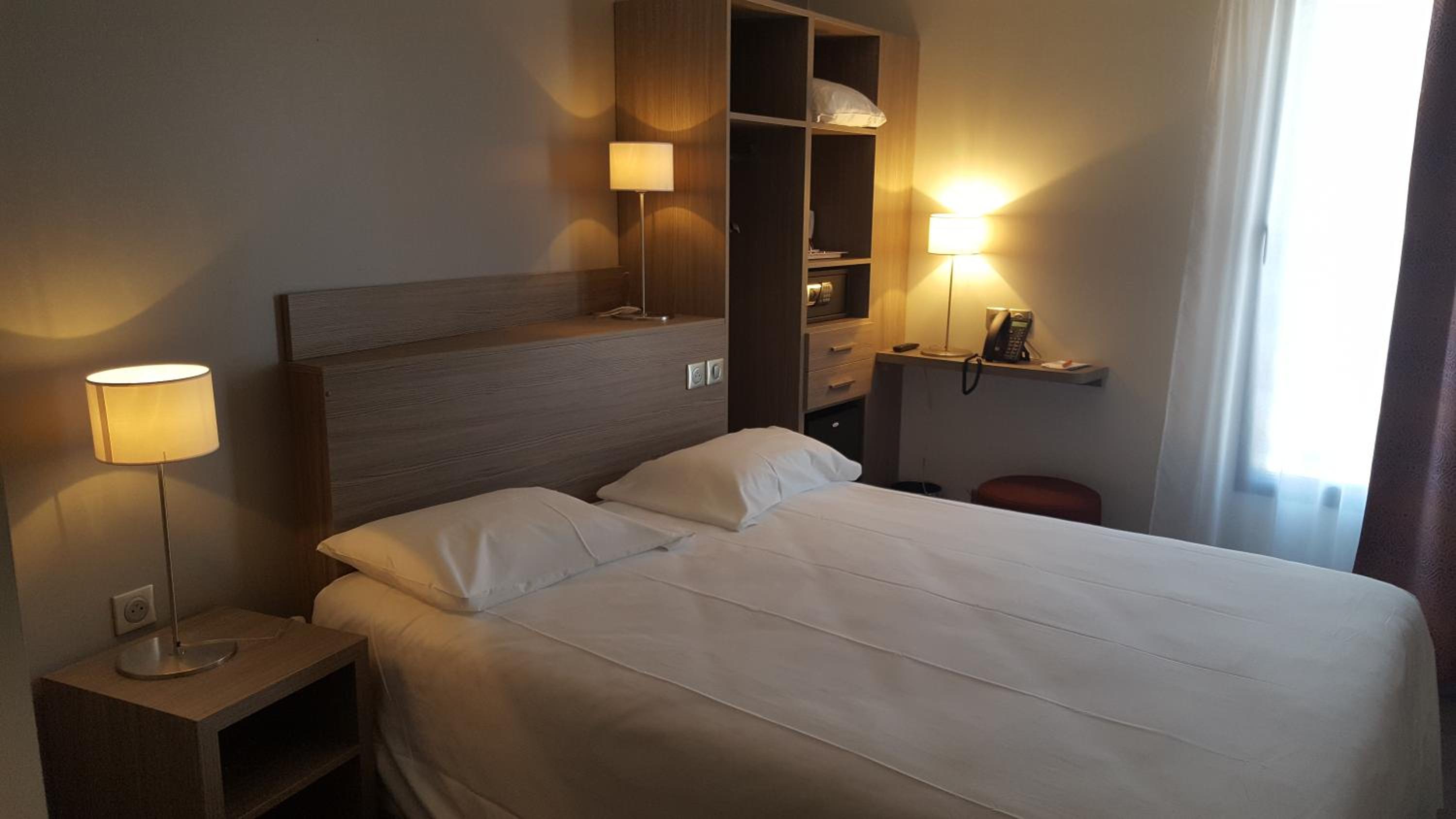 Comfort Queen Room - Non-Smoking  - Photo 2