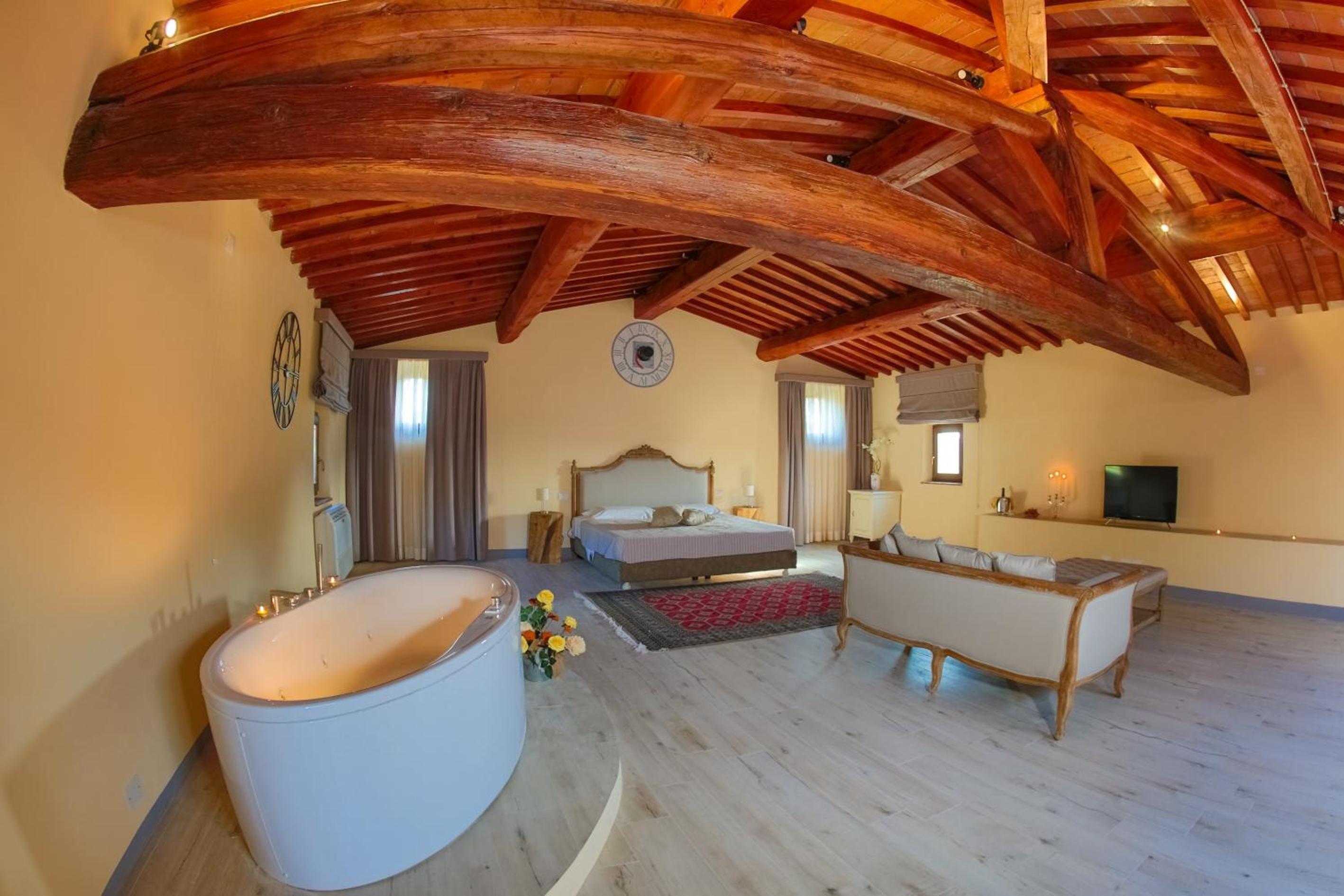 Queen Room with Spa Bath photo 1