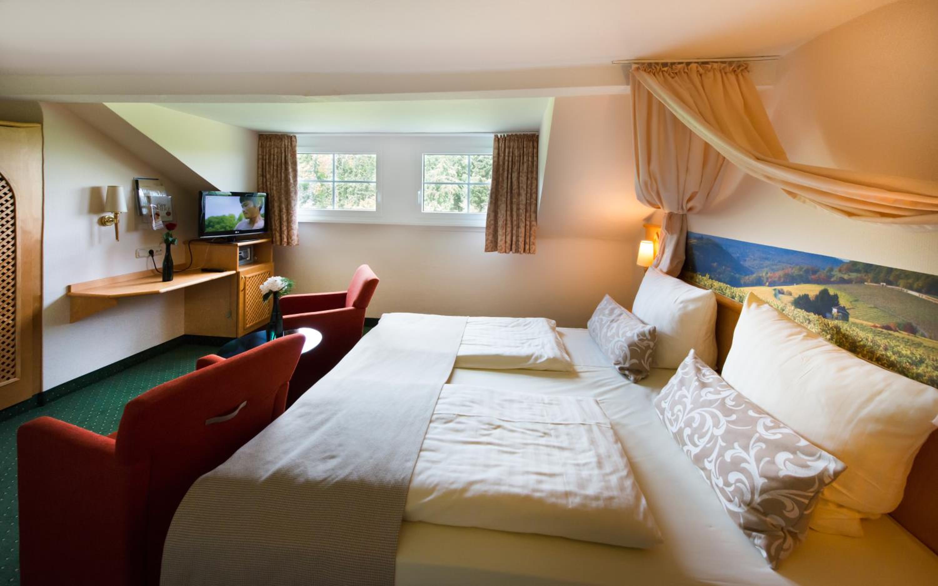 Small Double Room - Photo 4