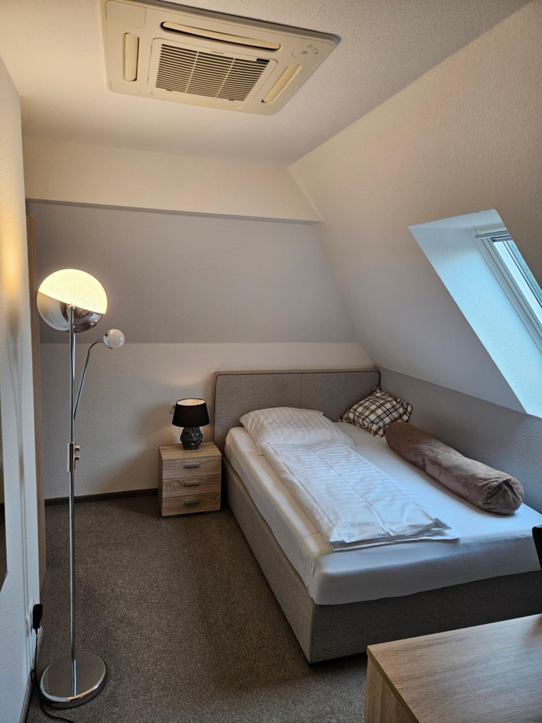 Deluxe Single Room