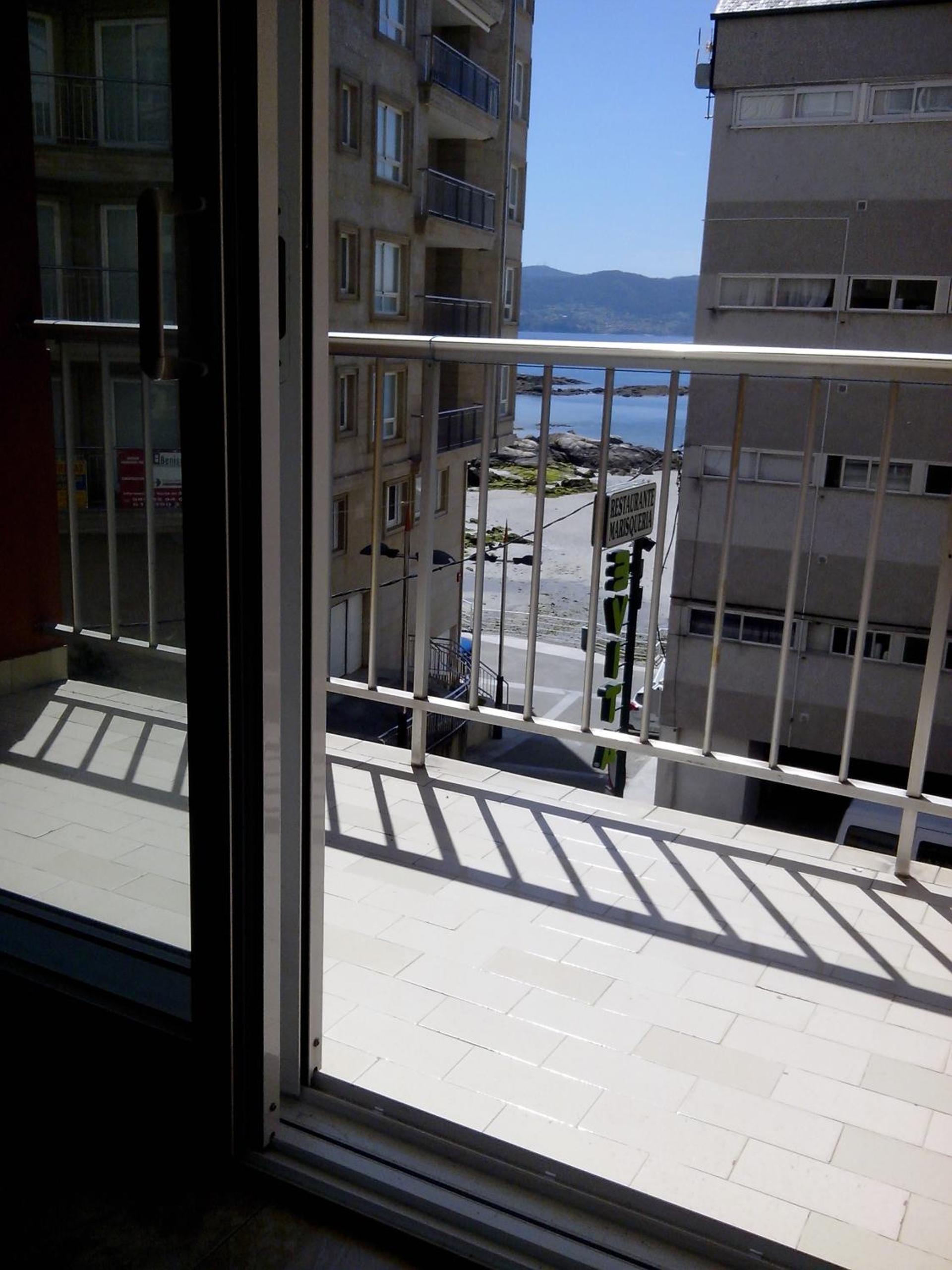 Apartment with Sea View - Photo 8