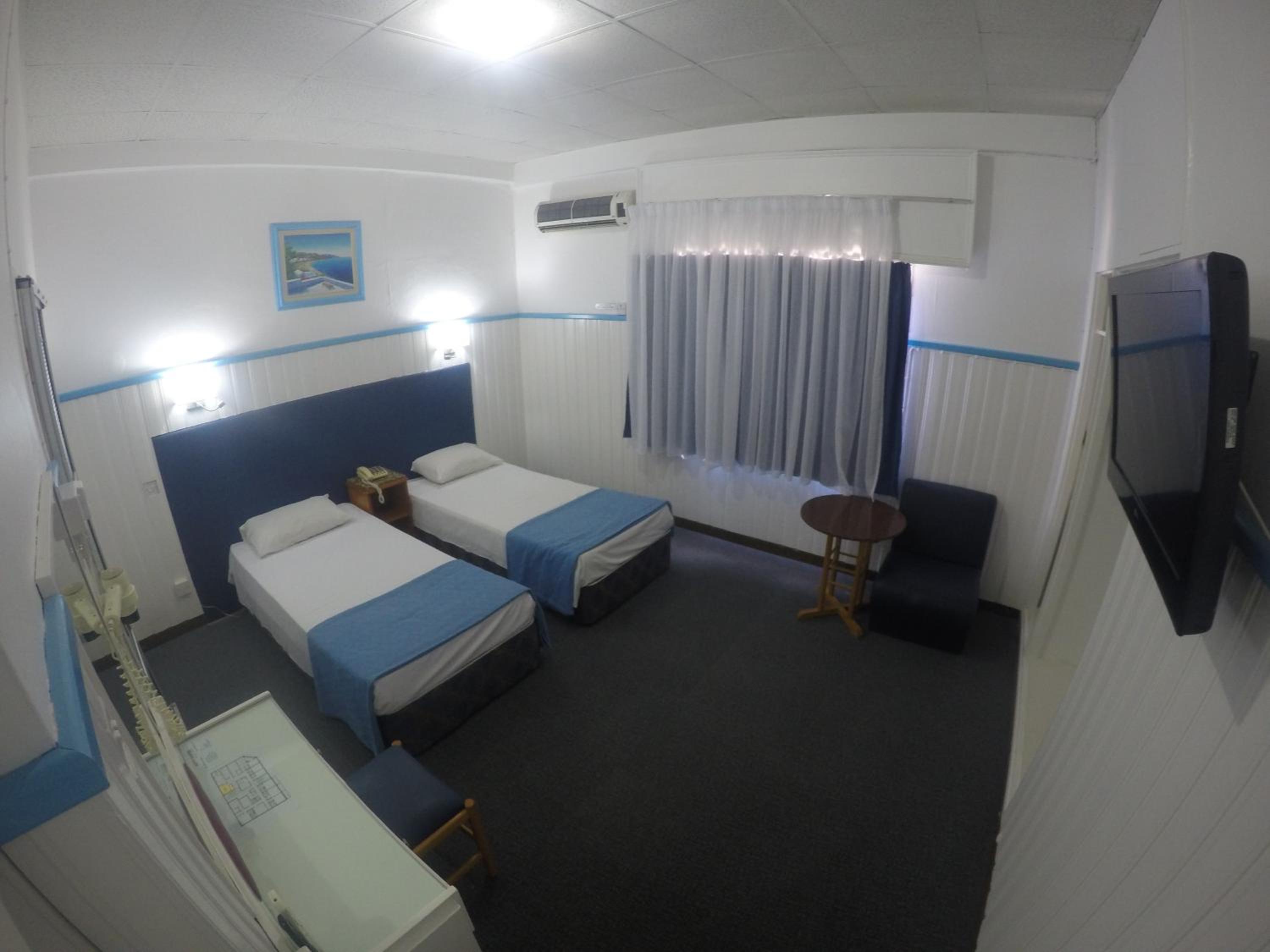 Twin Room - Photo 2