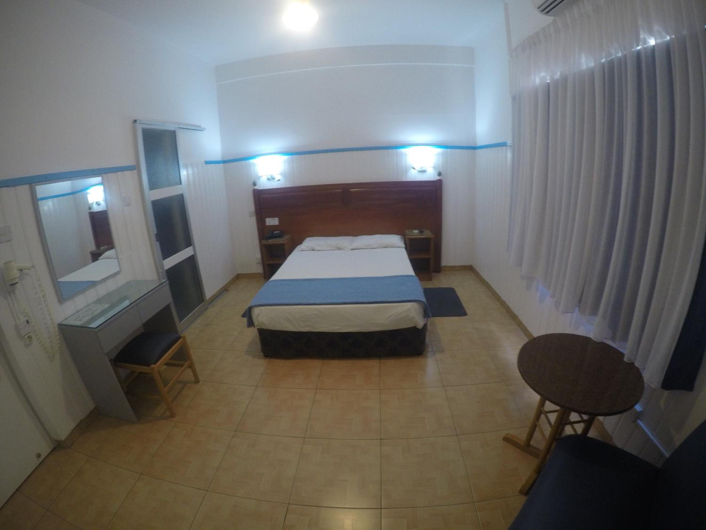 Double Room - Photo 2