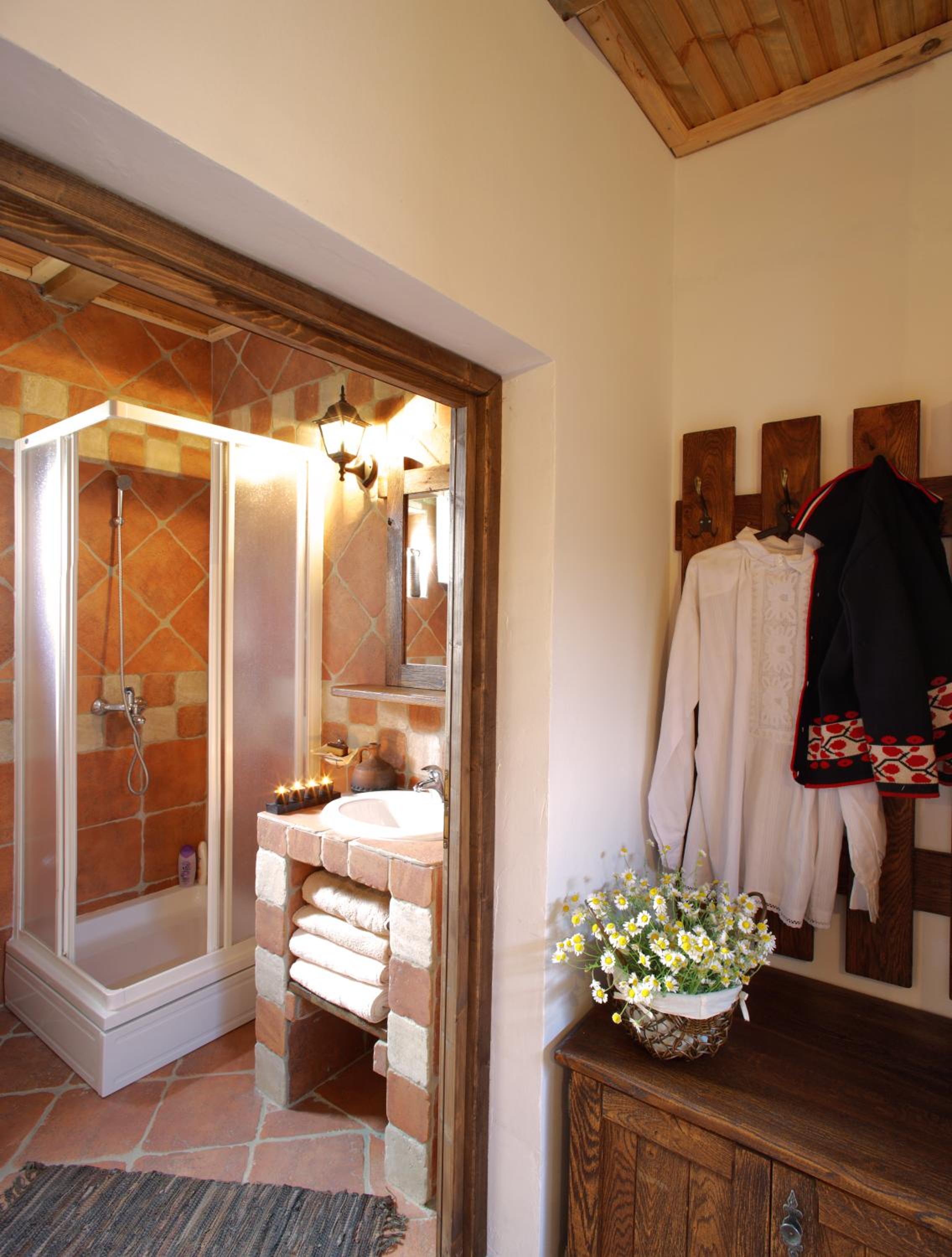 Double Room with Private Bathroom photo 2