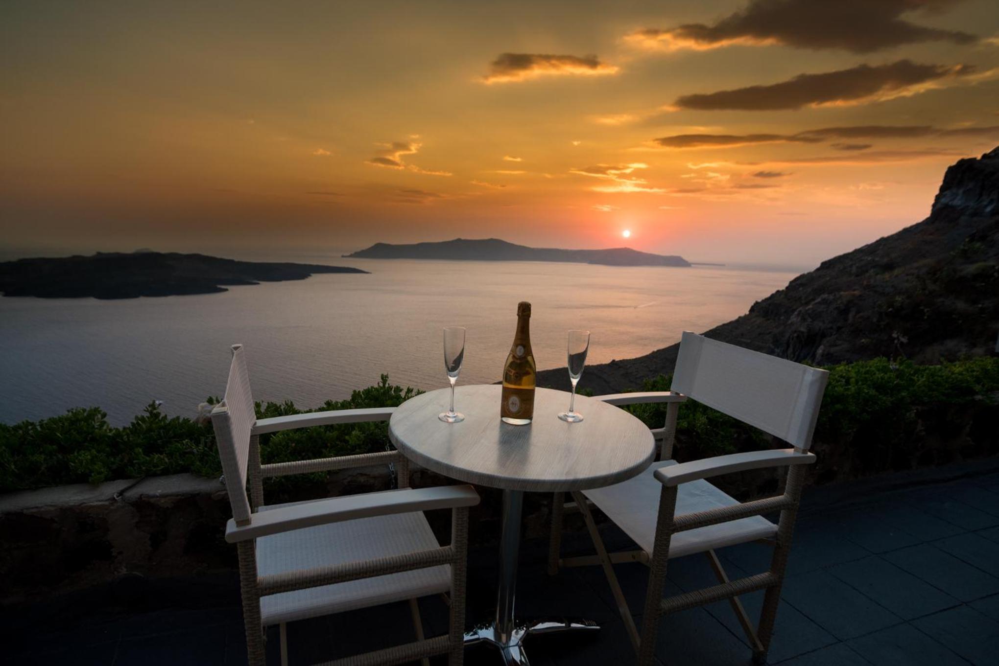 Superior Suite with Hot Tub and Caldera View - Photo 6