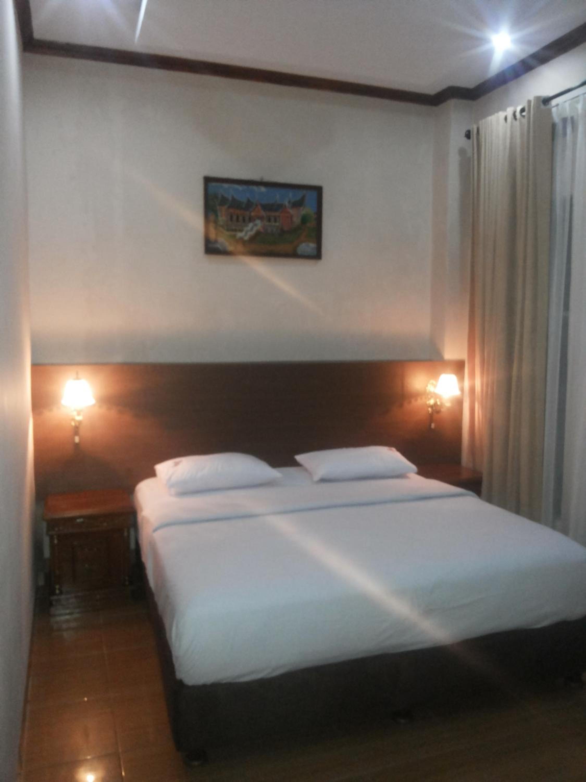 Deluxe Double Room - Photo 11
