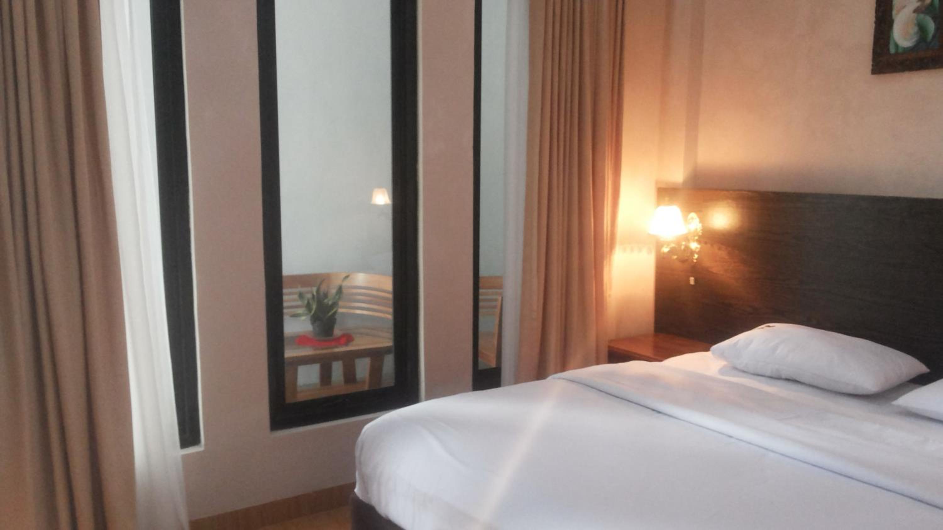 Deluxe Double Room - Photo 9