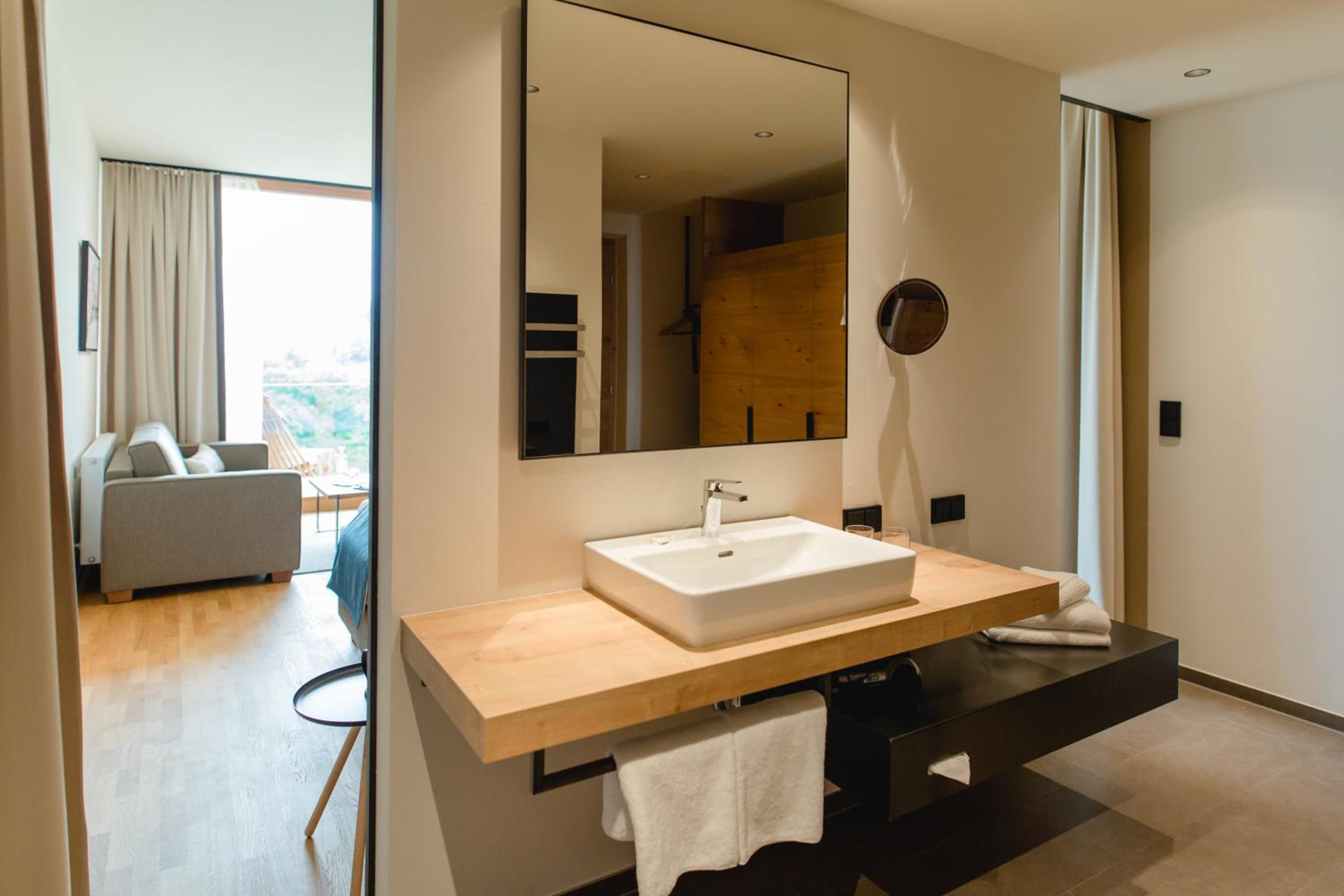 Deluxe Double Room - Photo 7