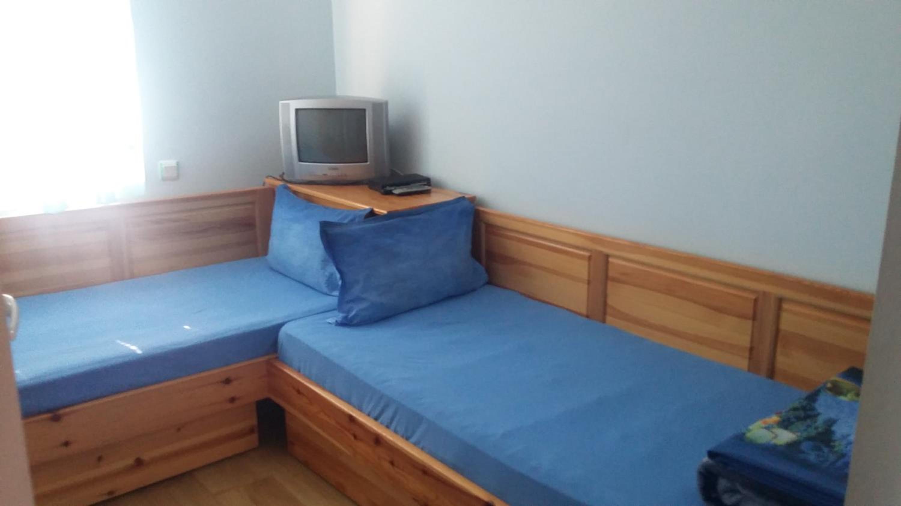 Five-Bedroom House photo 1