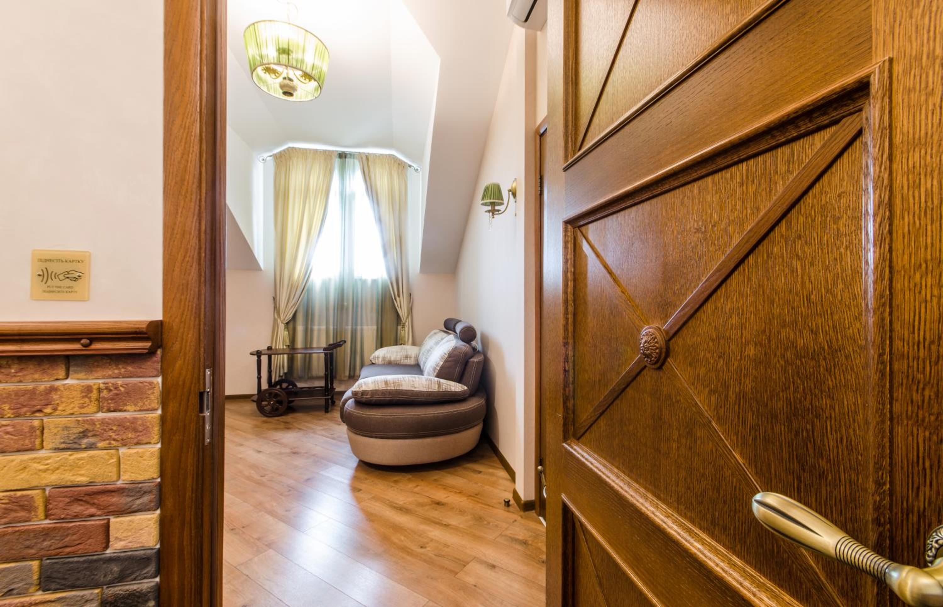 Deluxe Suite with Spa Bath photo 1