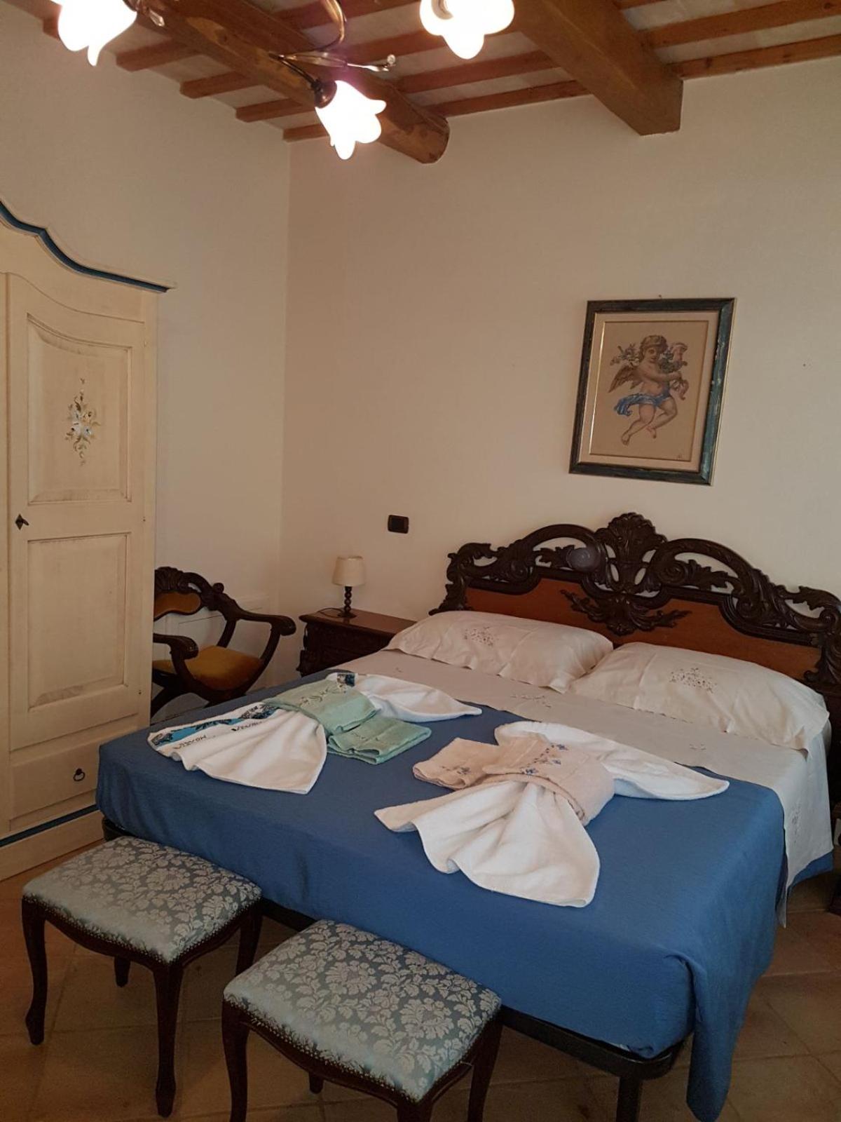 Single Room with Private External Bathroom photo 1