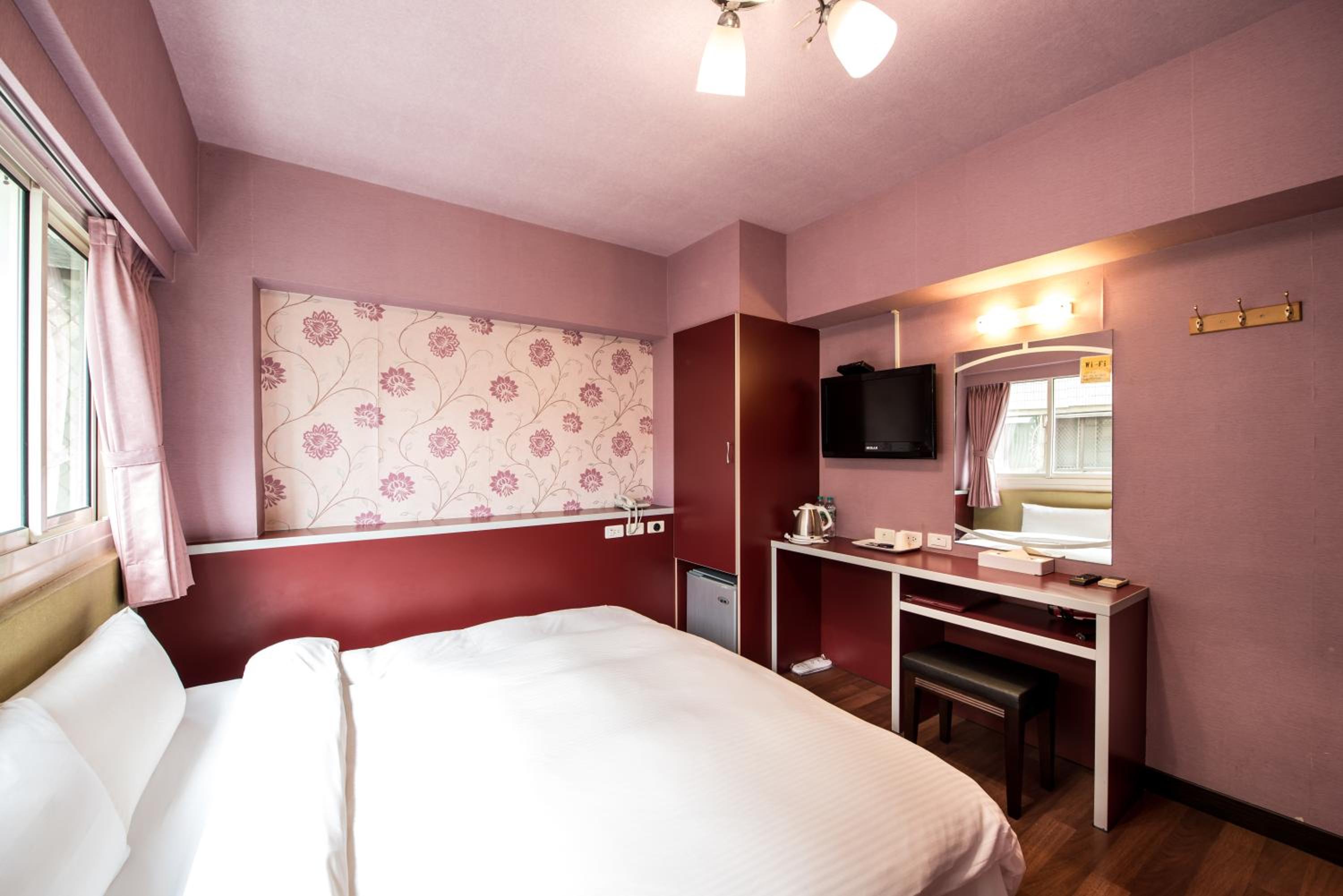 Standard Queen Room photo 2