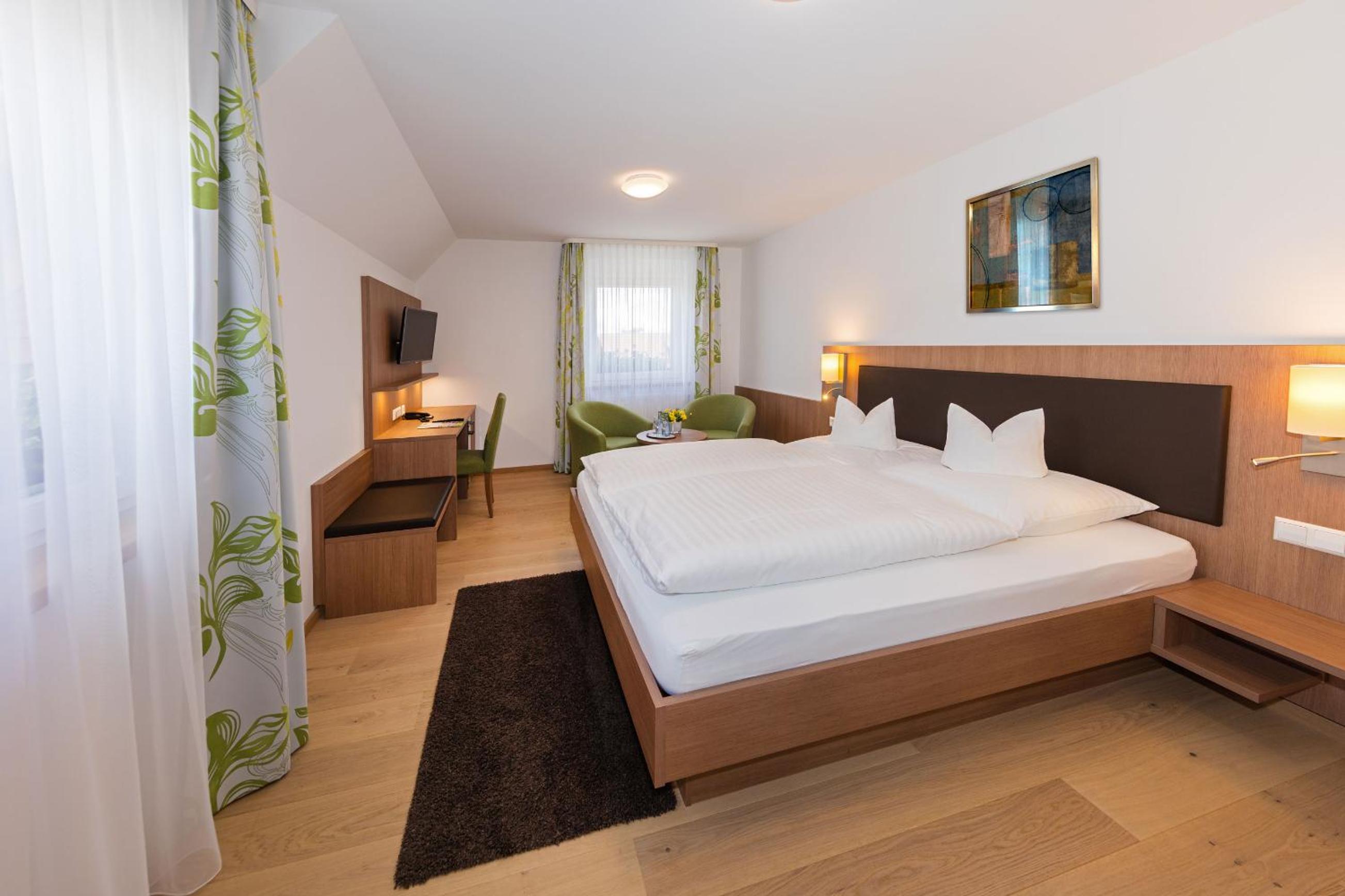 Economy Double Room photo 2