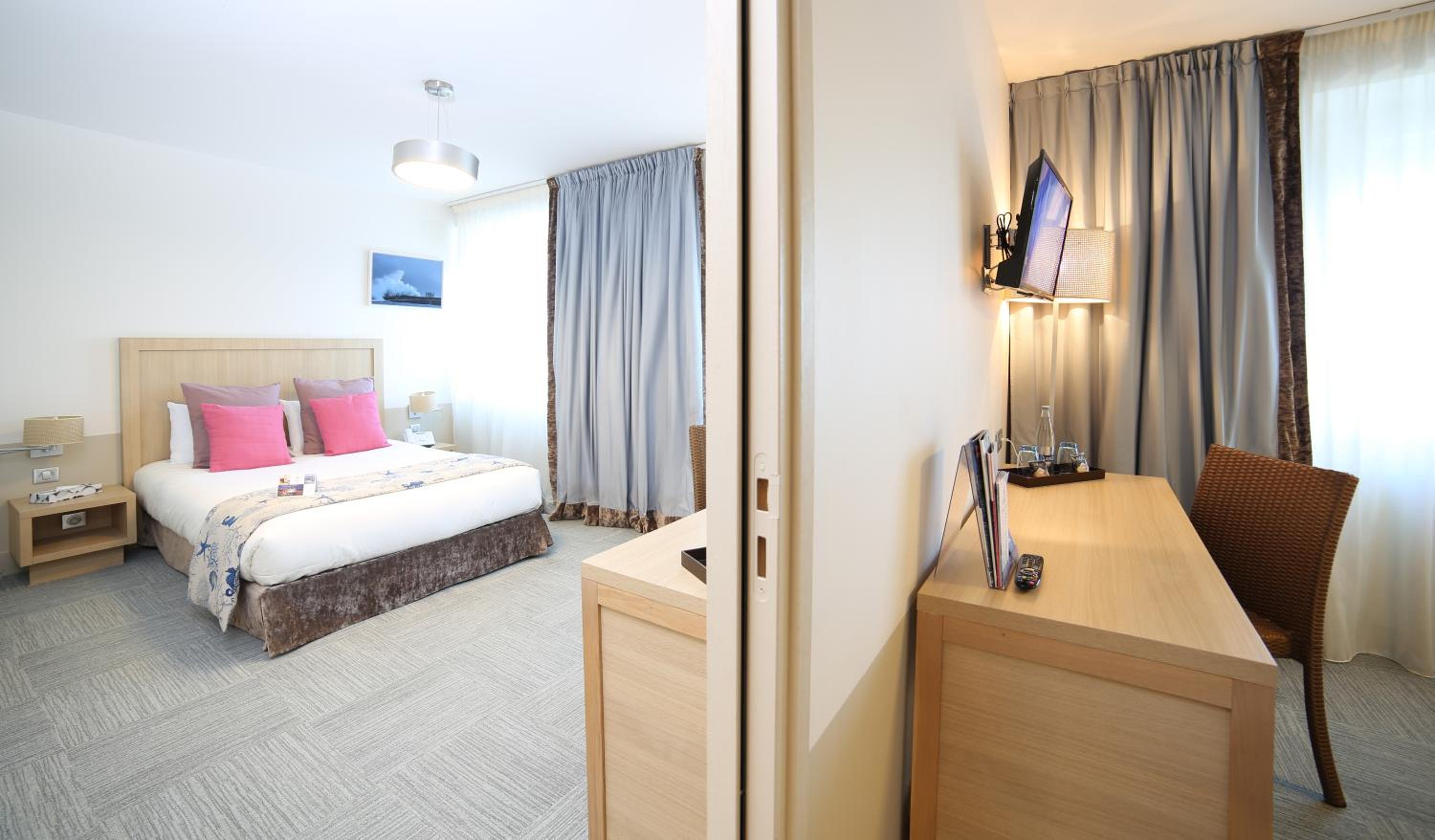 Two-Bedroom Suite photo 3