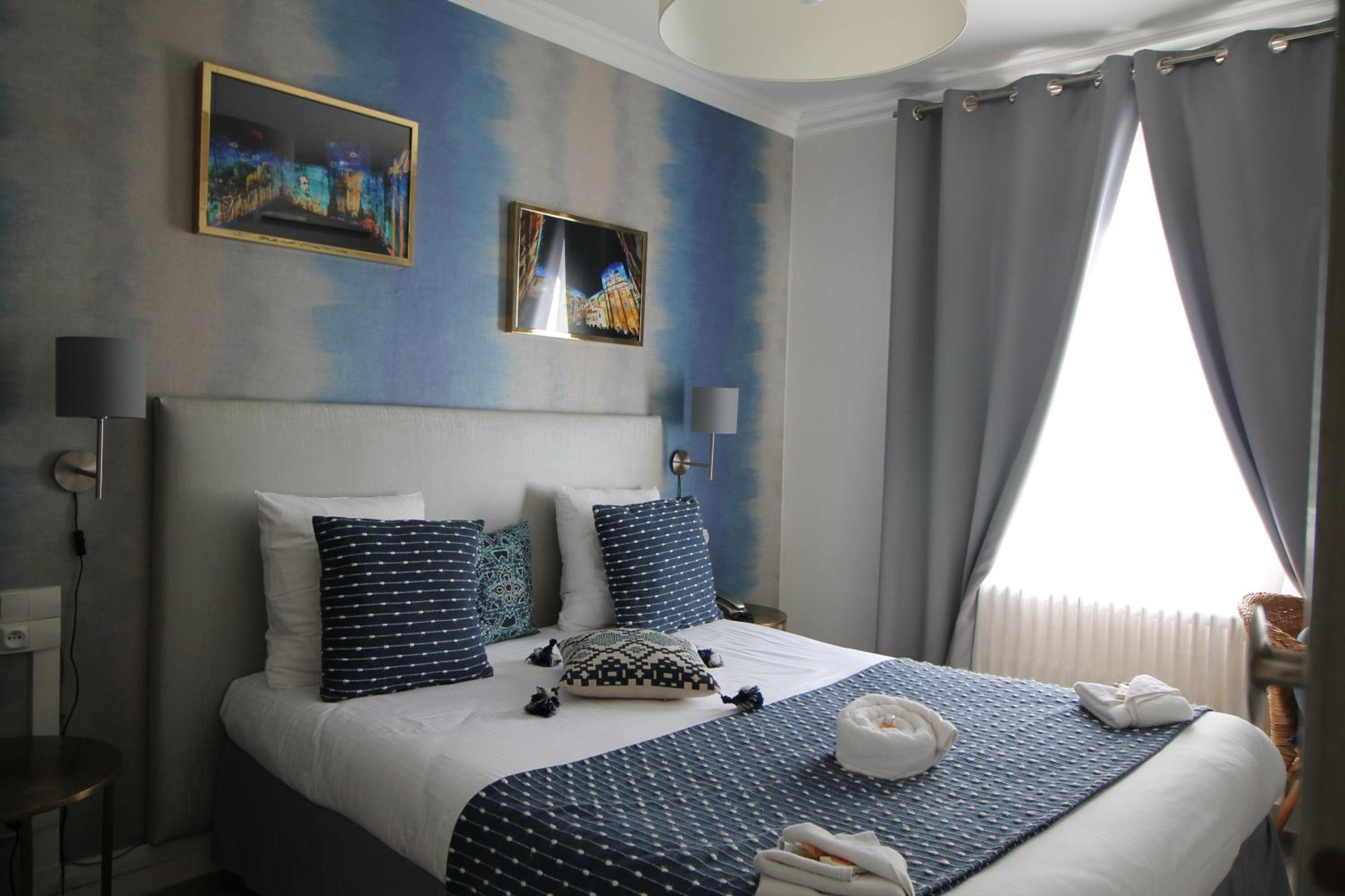 Standard Double Room - Photo 9