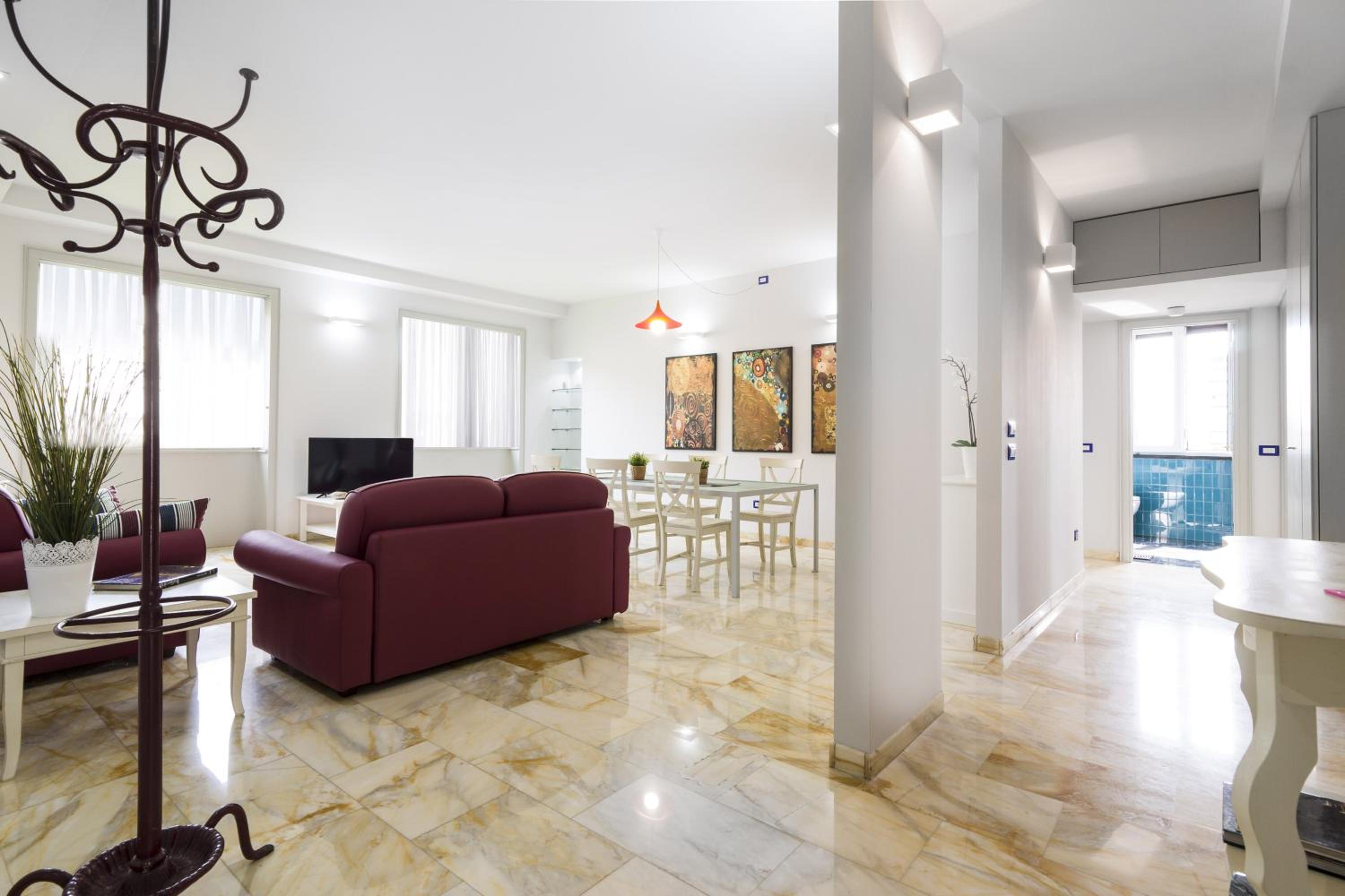 Deluxe Apartment