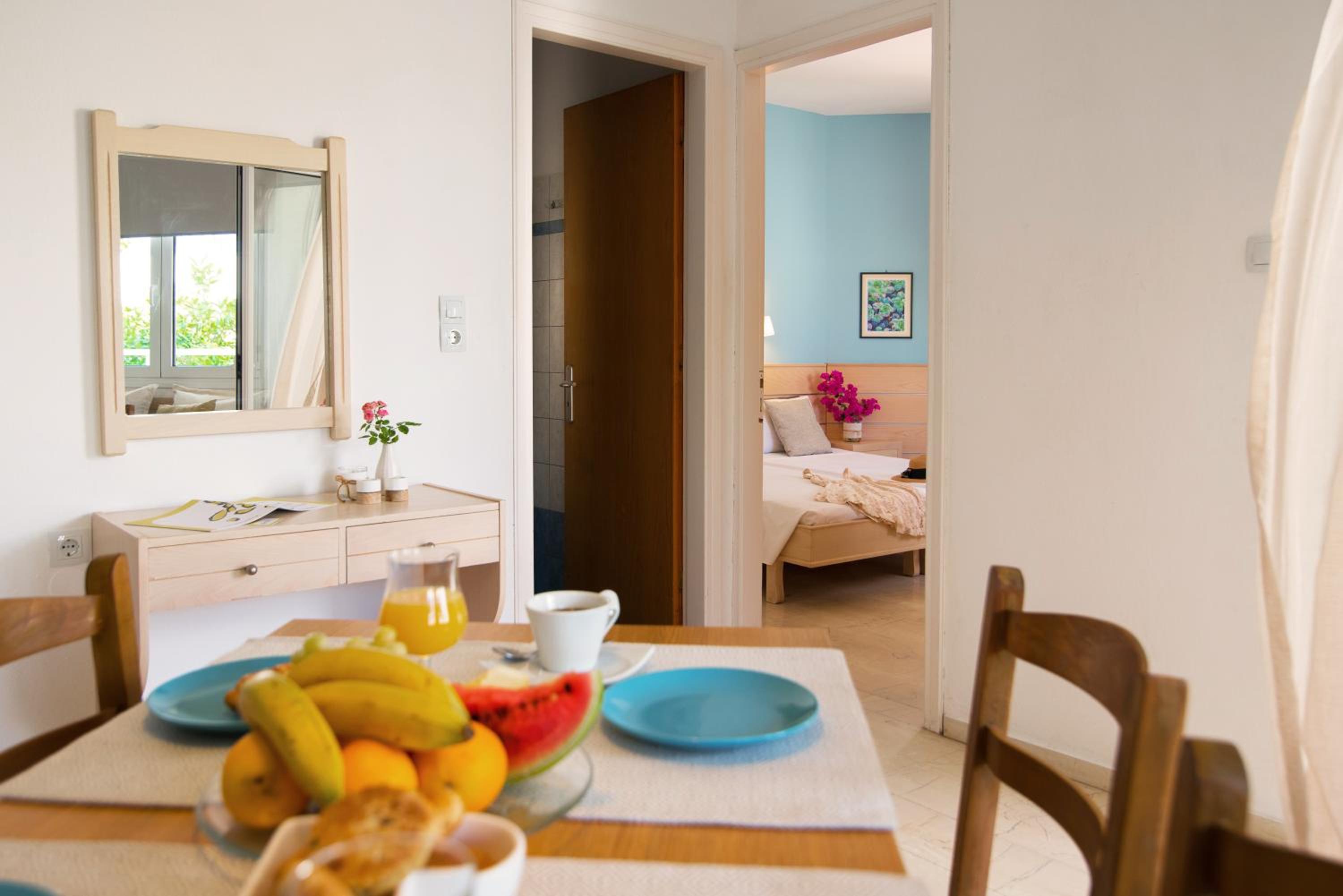 One-Bedroom Apartment - Photo 6