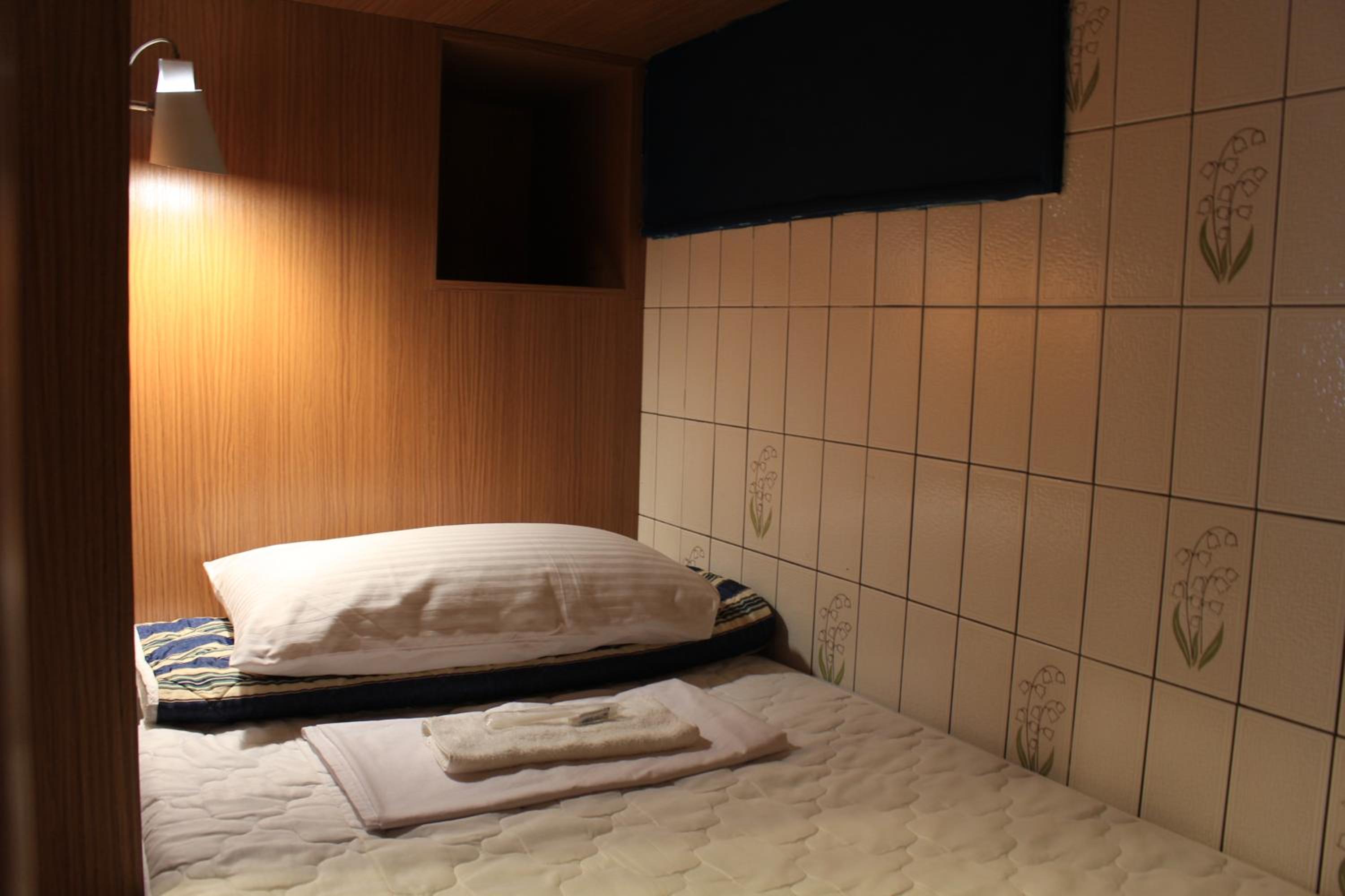 Bed in 8-Bed Mixed Dormitory Room photo 2