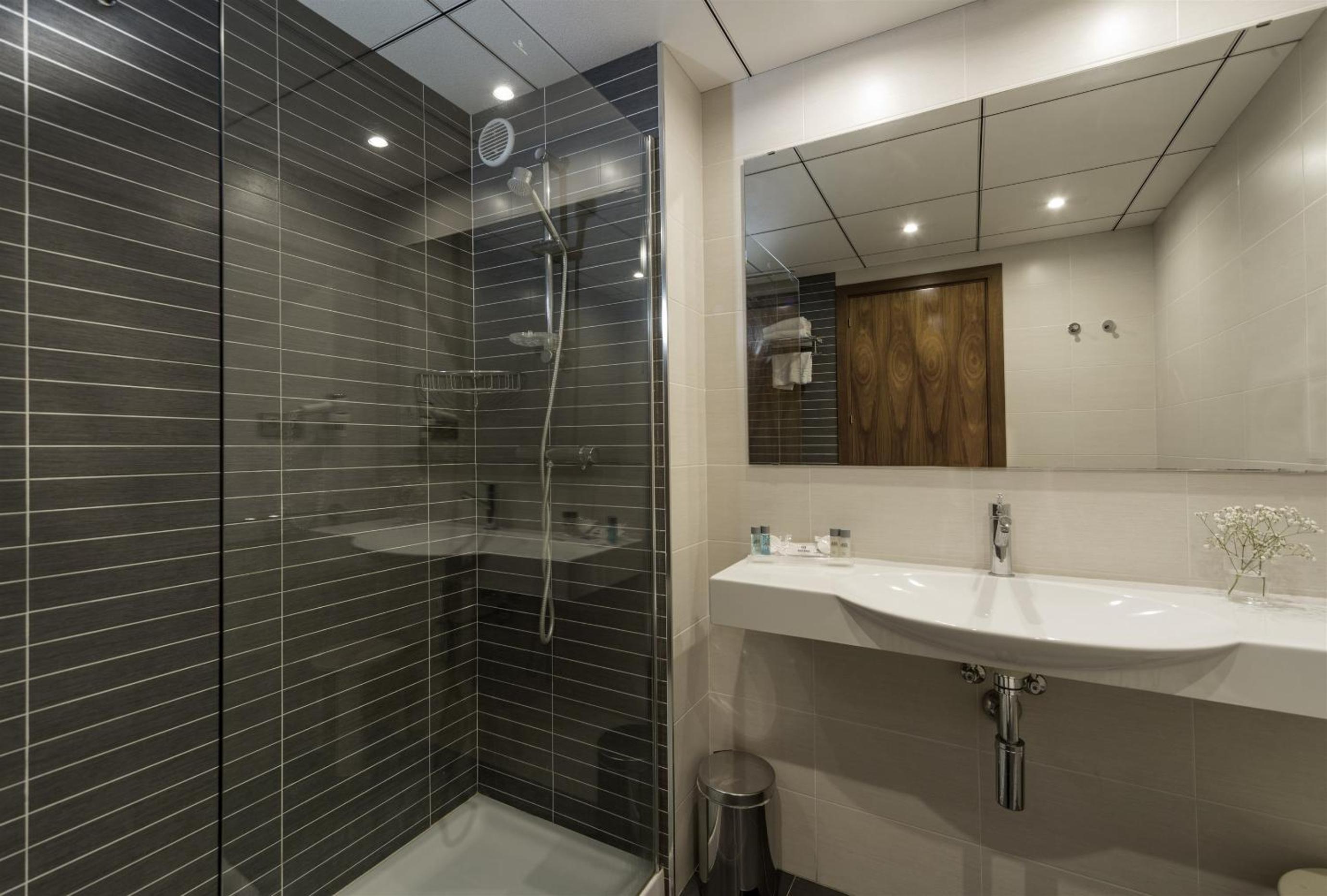 Standard Double Room (2 Adults) - Photo 3