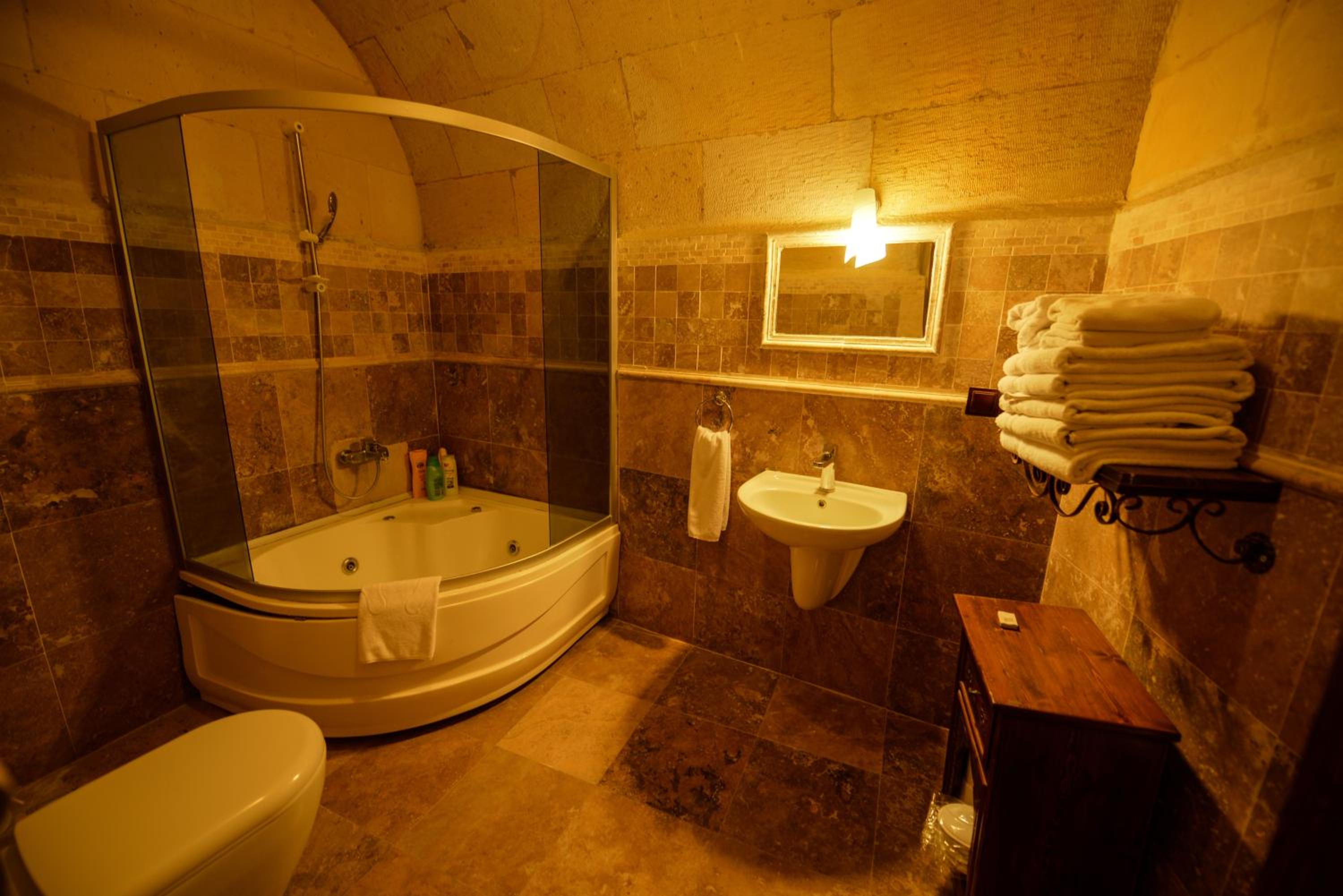 Cave Suite photo 2