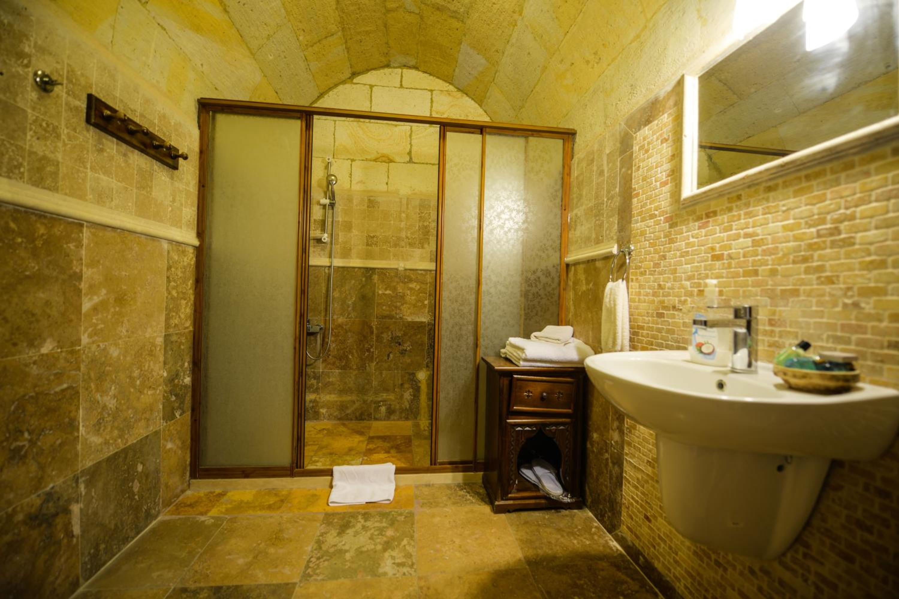 Standard Arched Room photo 2