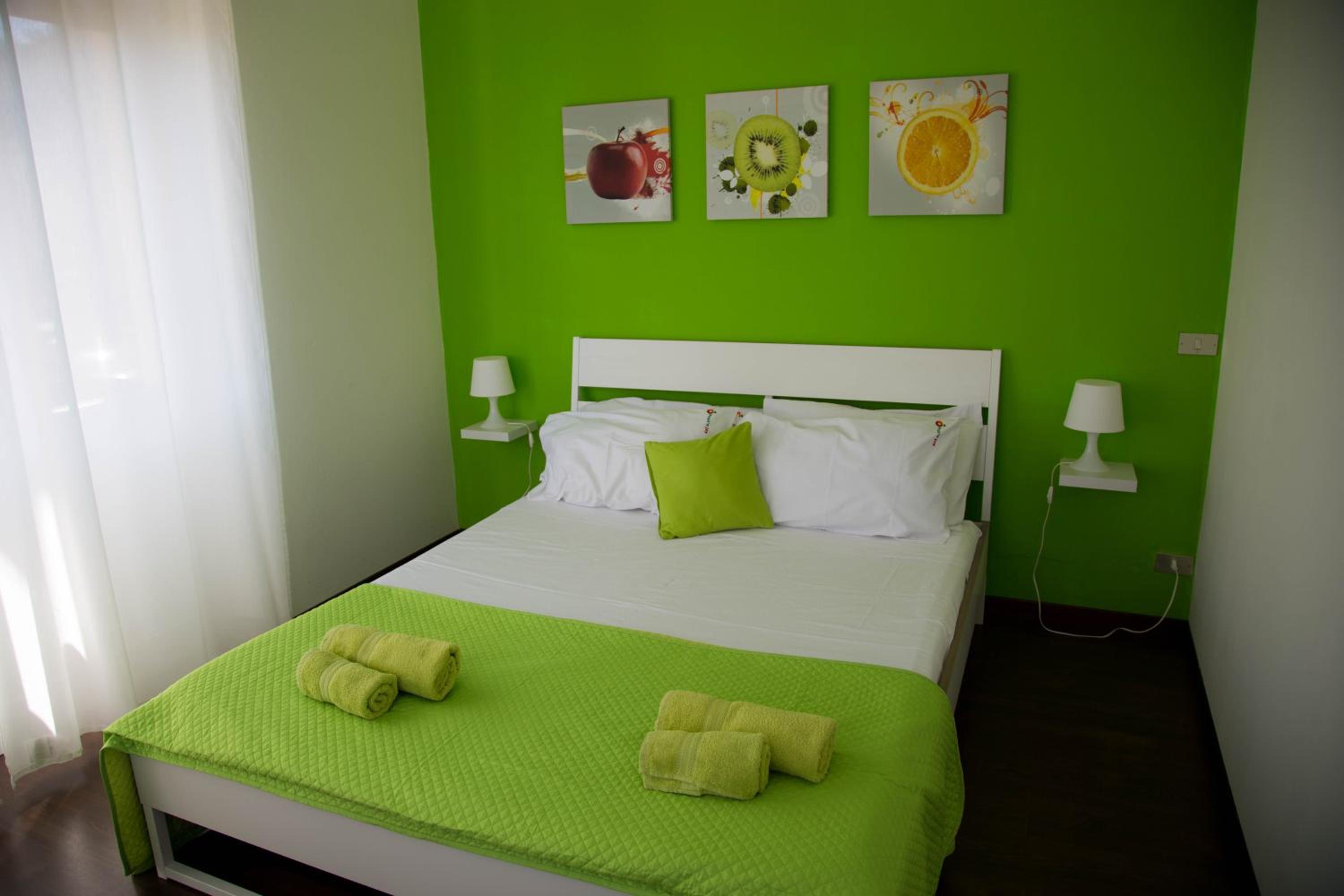 Queen Room with Shared Bathroom