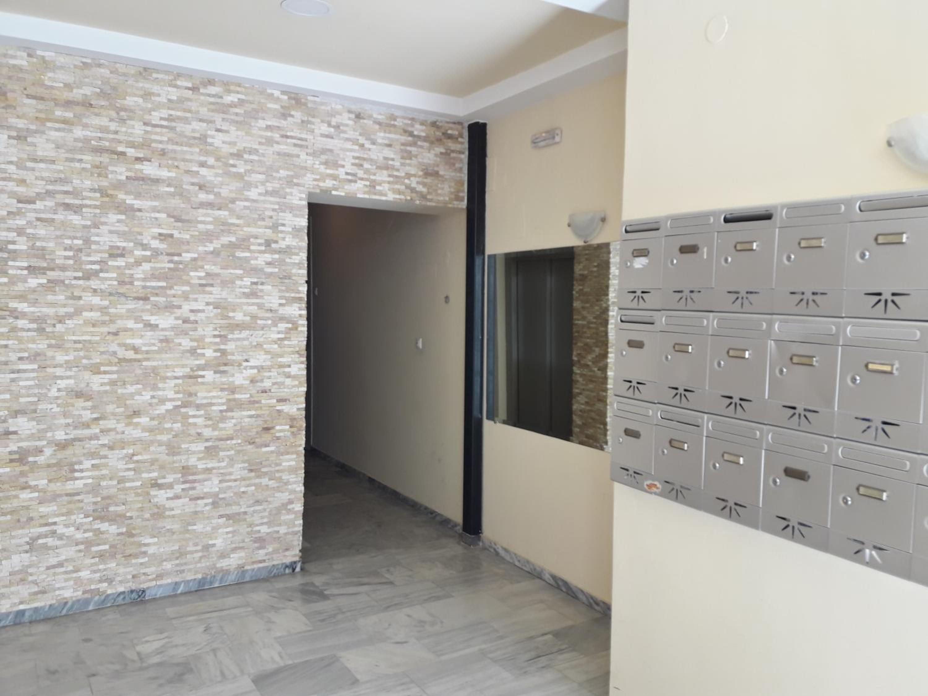 Studio Apartment - Photo 34