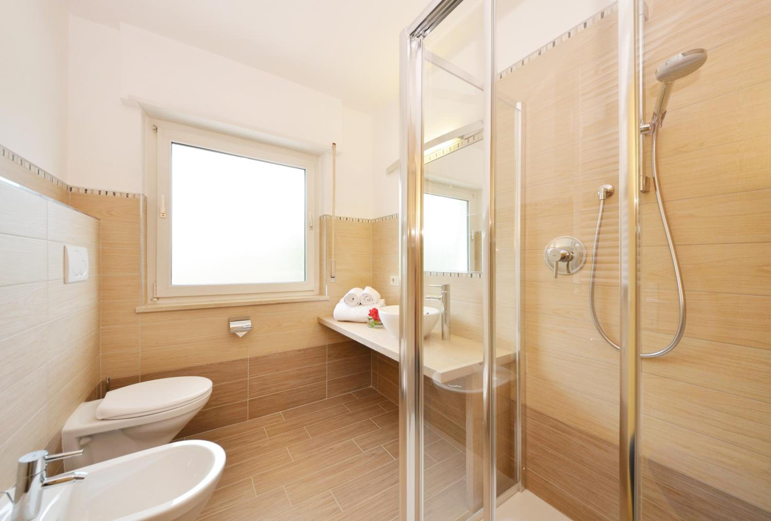 Two-Bedroom Apartment (4 Adults) - Photo 4