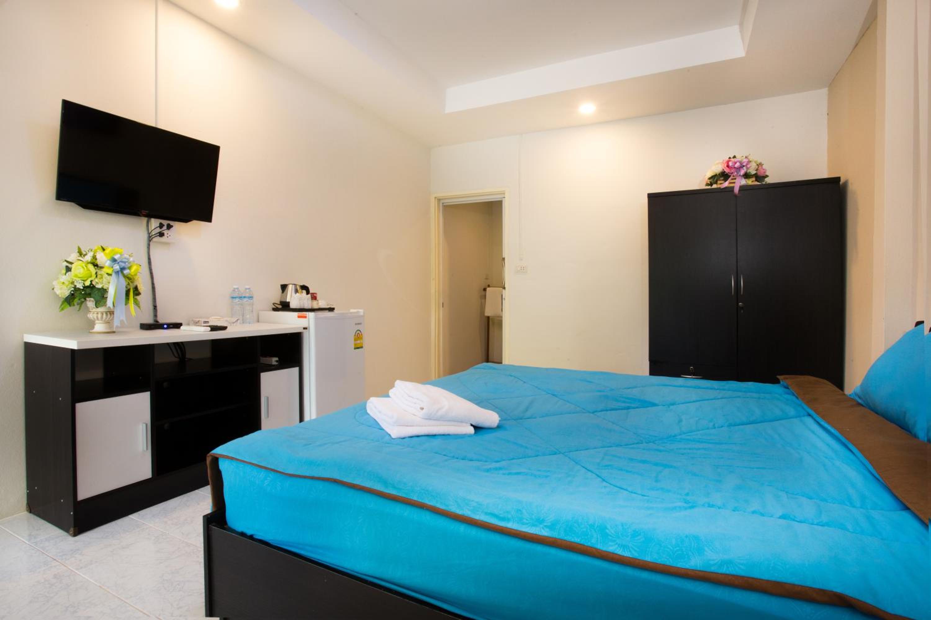 Deluxe Double or Twin Room with Balcony - Photo 3