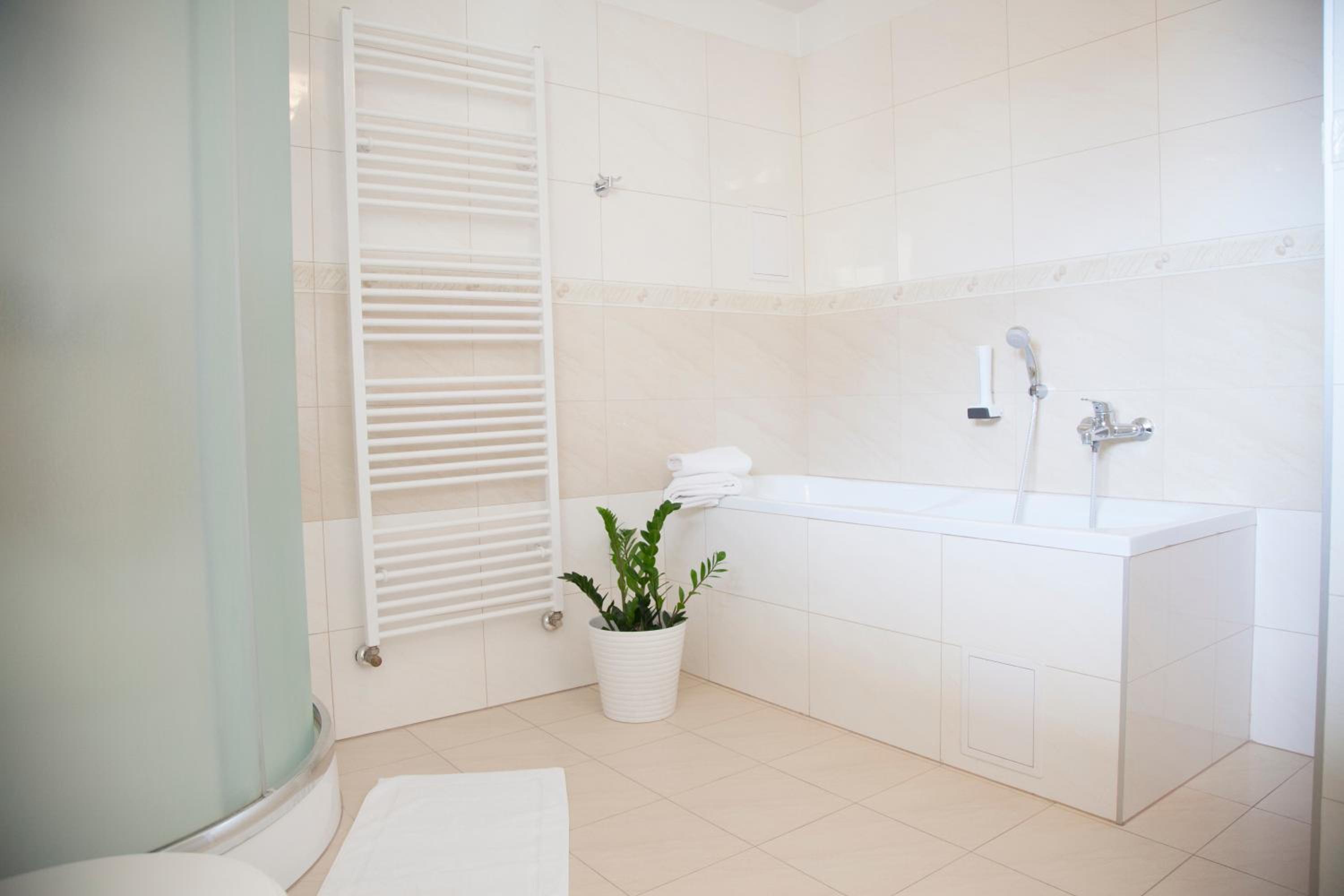 Suite - Photo 6