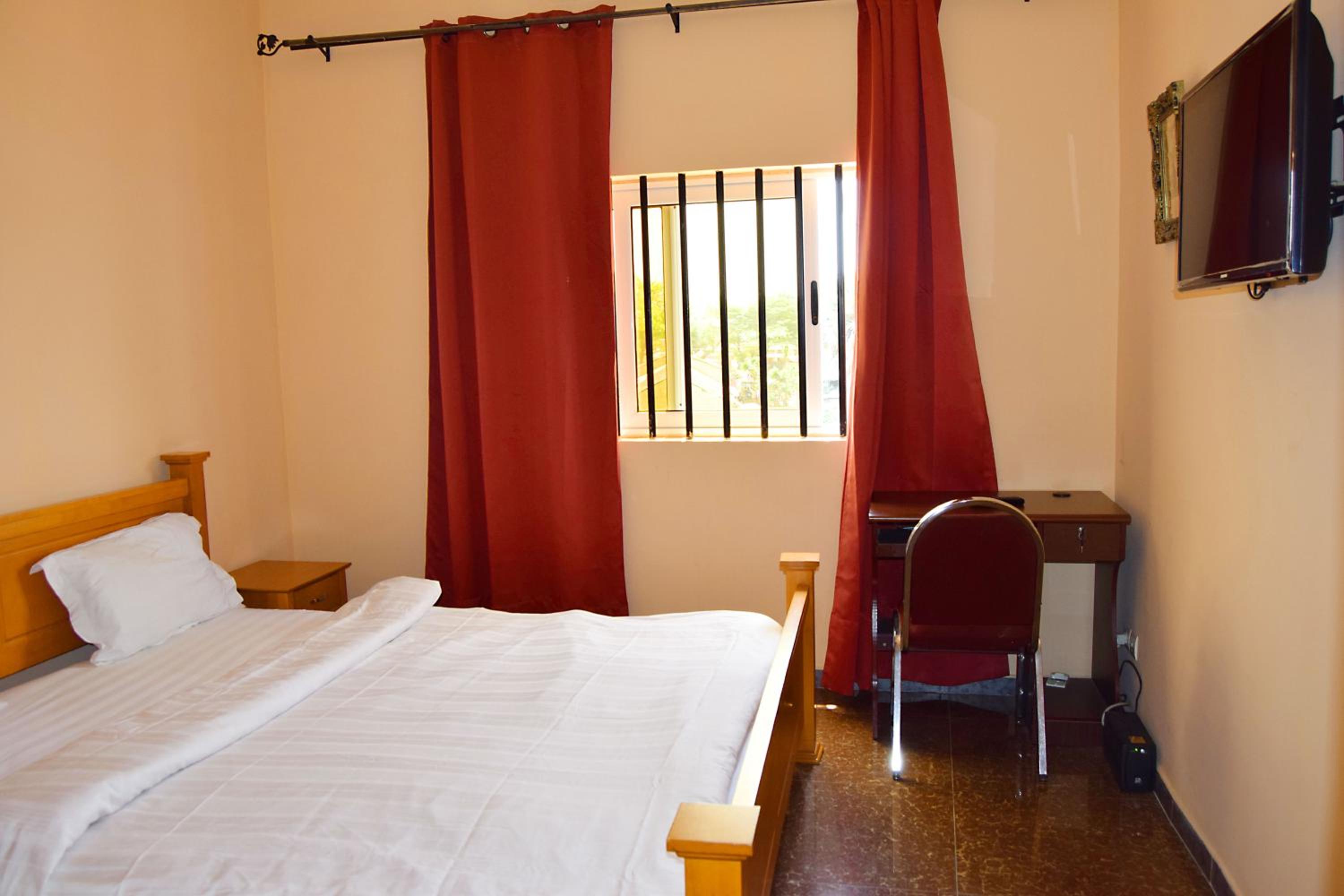Standard Queen Room photo 1