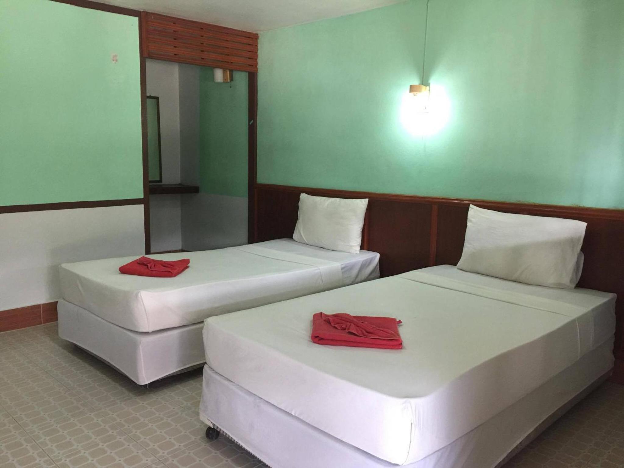 Twin Room with Fan photo 2