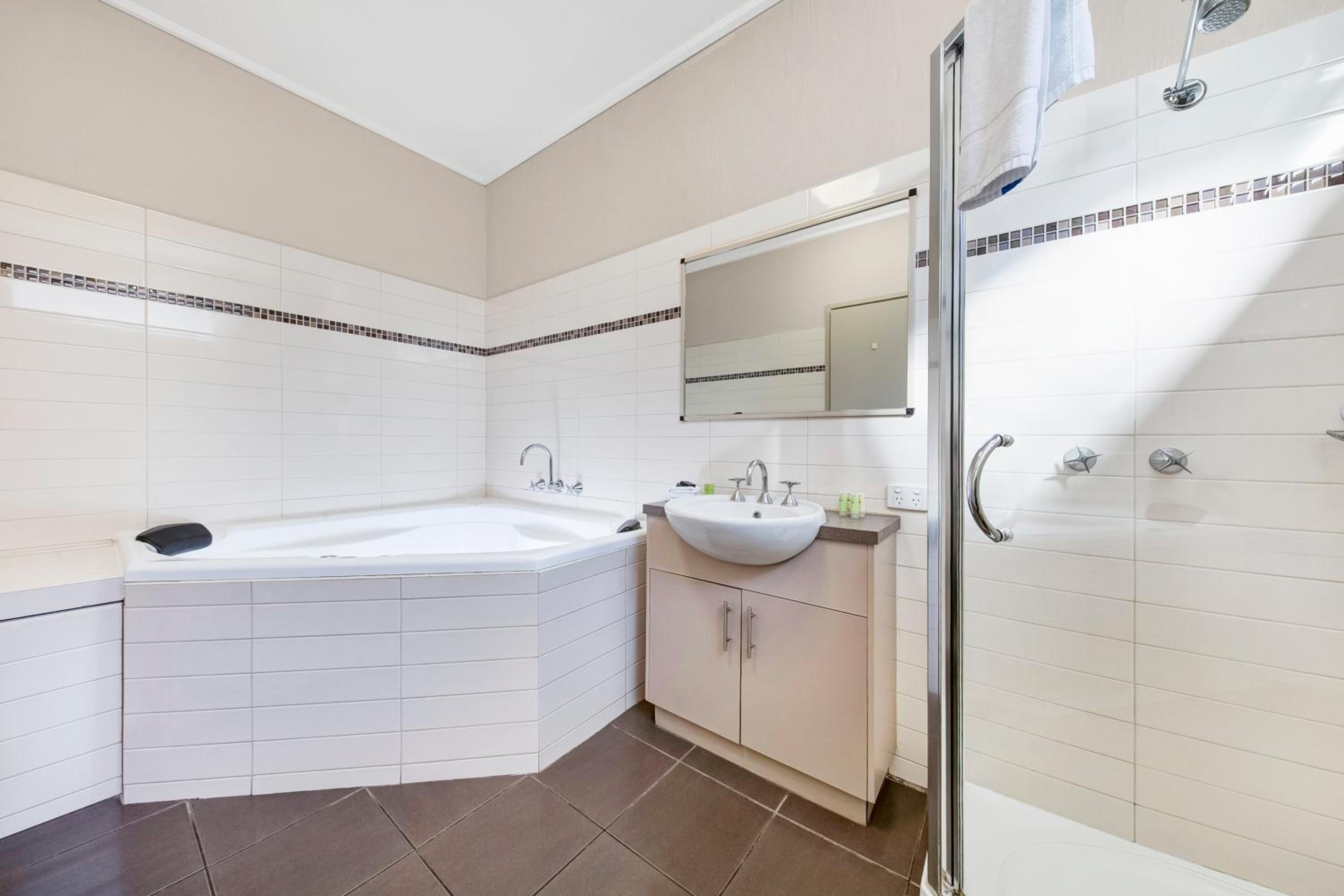 Studio with Spa Bath photo 2