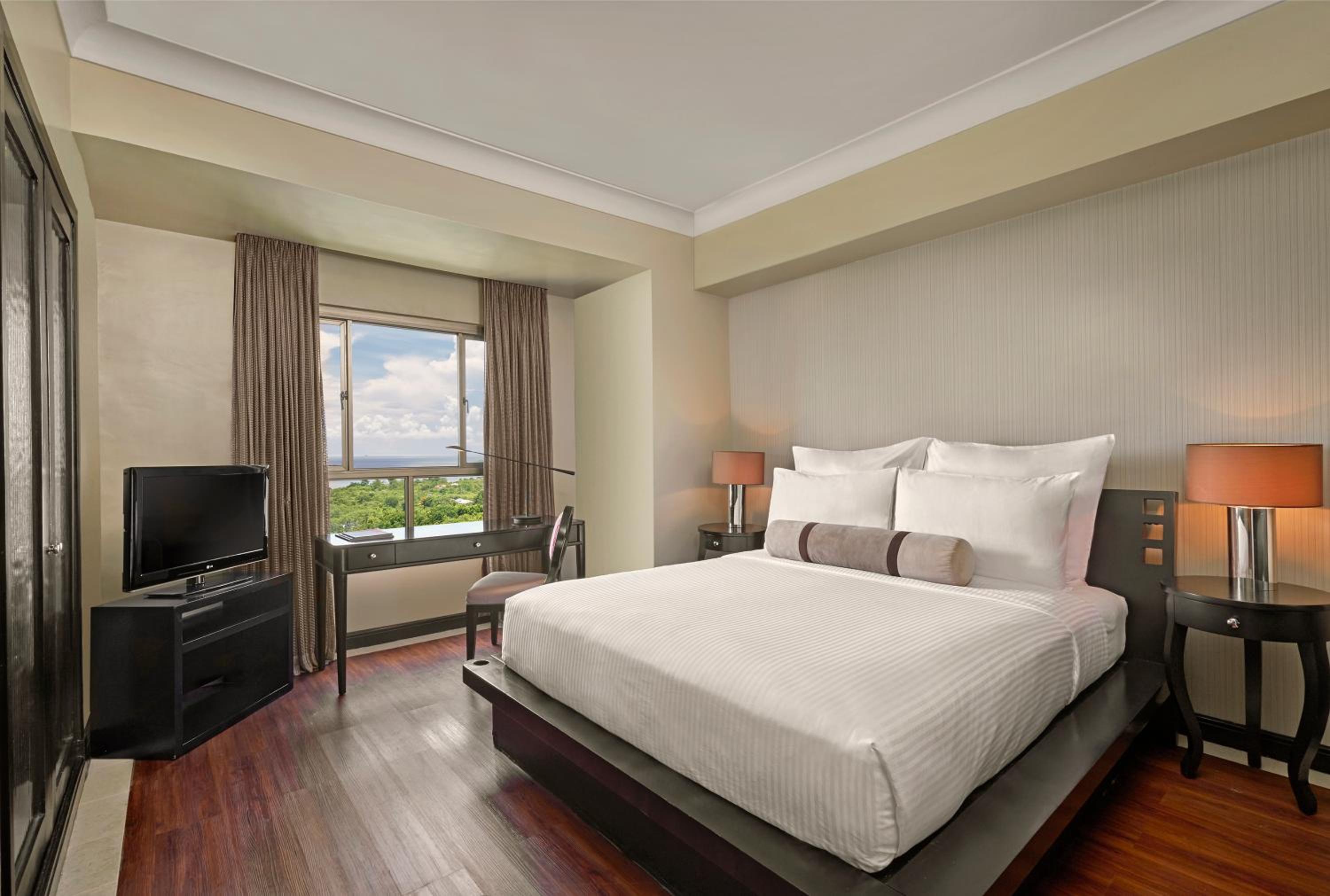 King Suite with Sea View - Photo 1