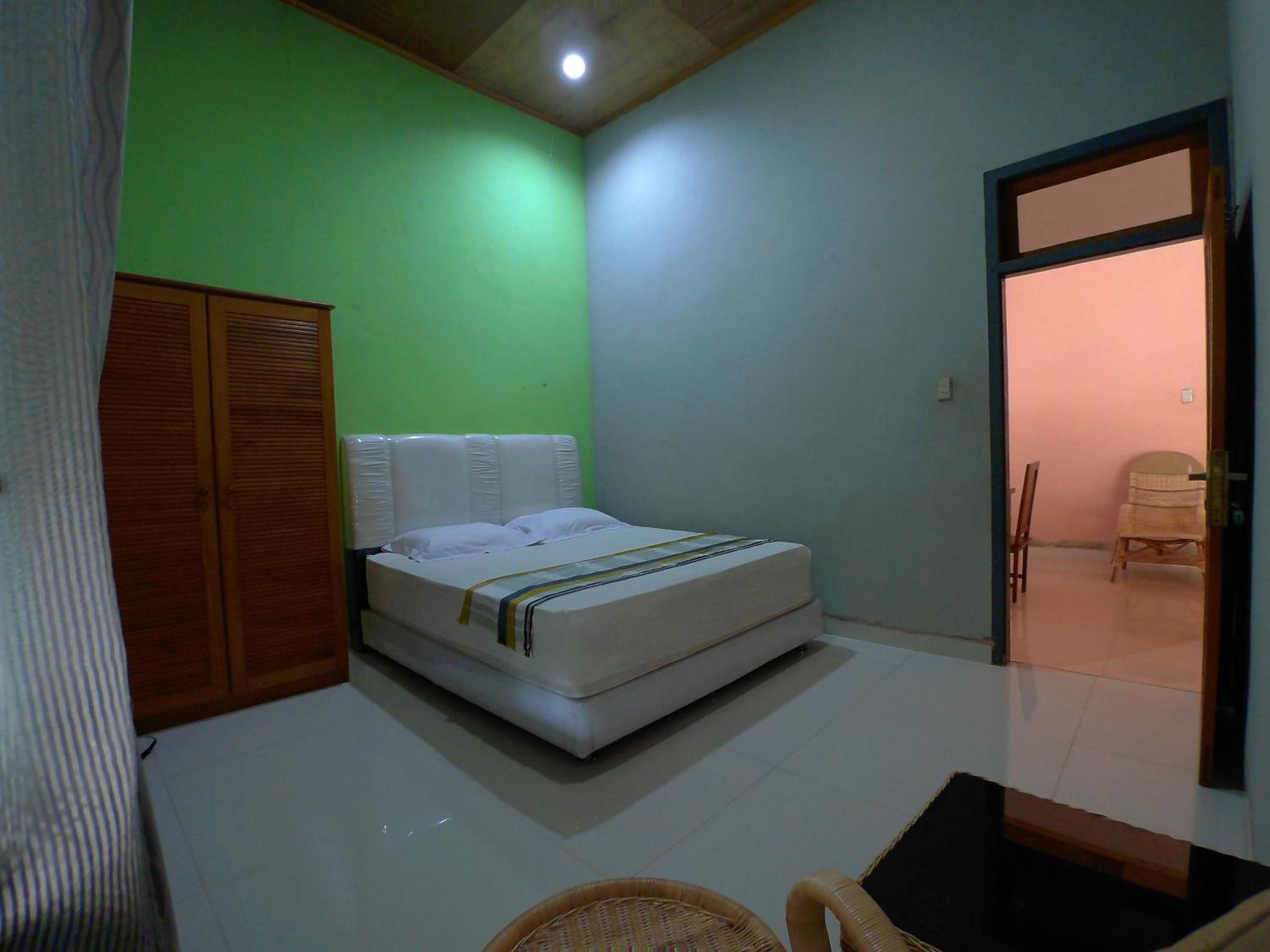 Standard Double Room with Fan photo 2