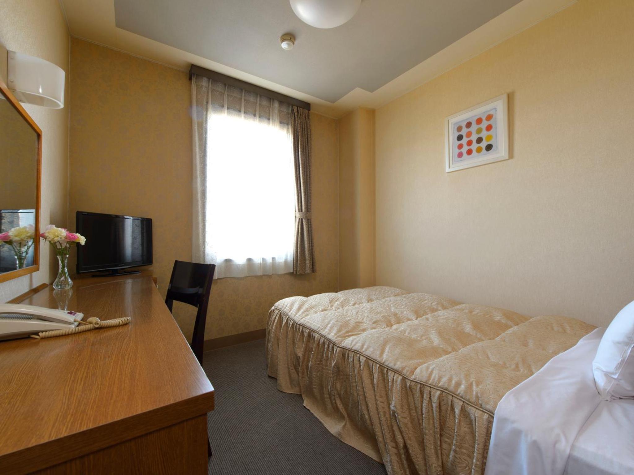 Single Room - Non-Smoking photo 1
