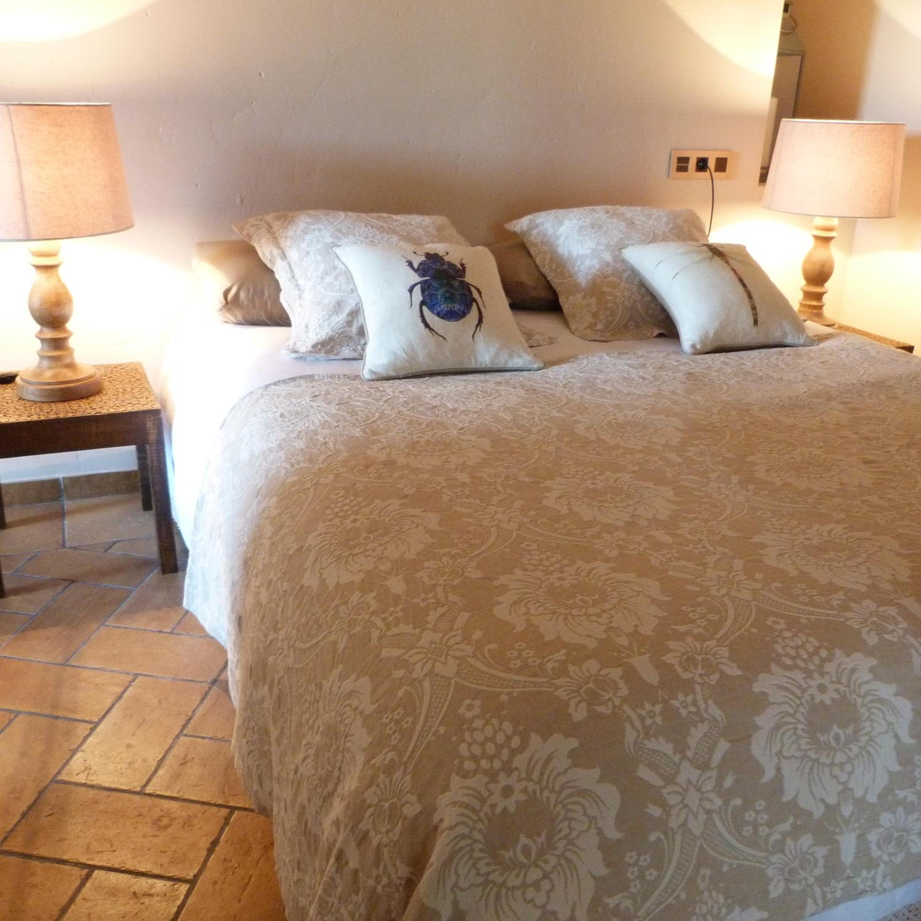 Deluxe Room (2 Adults + 1 Child) photo 3