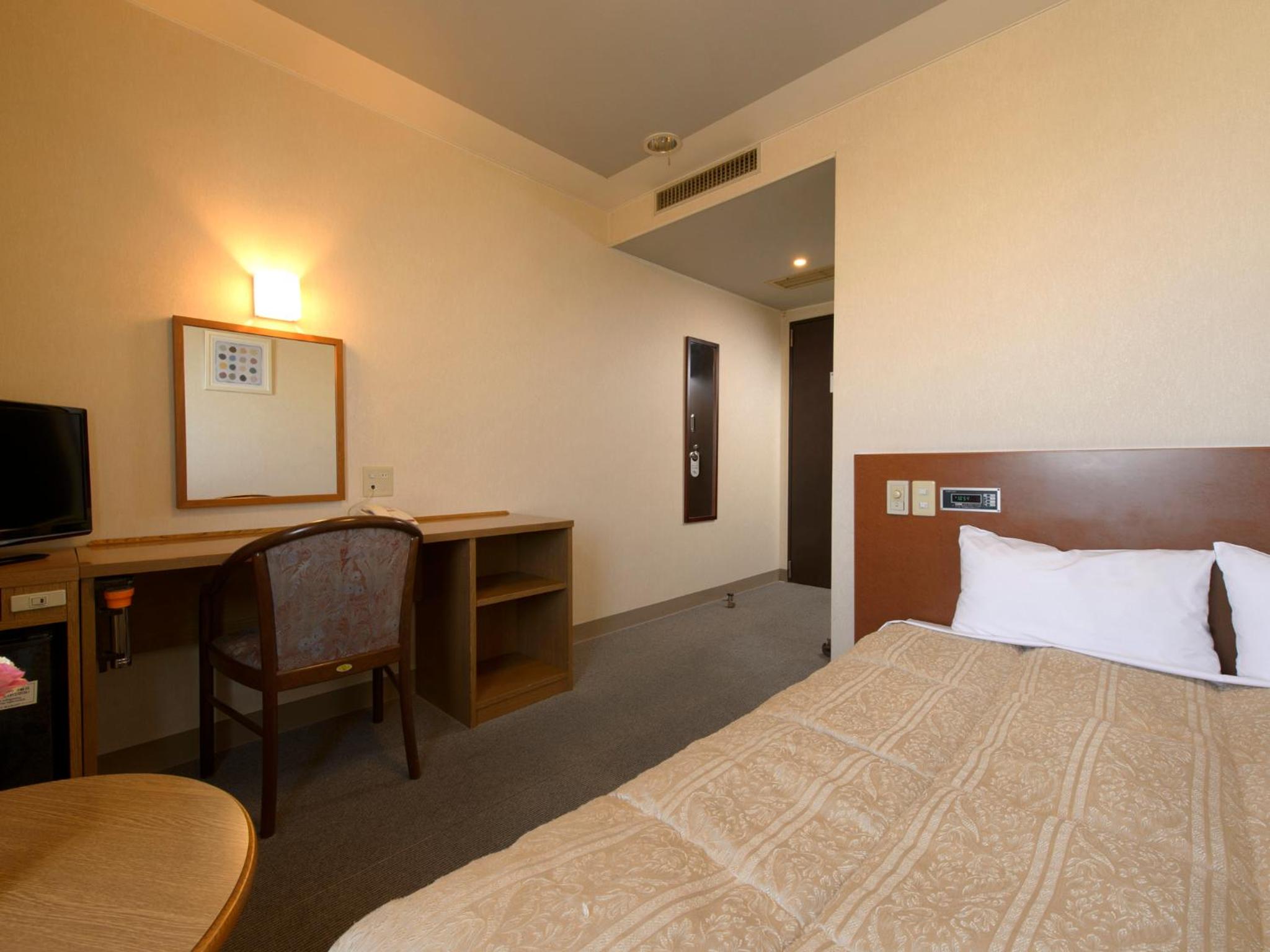 Double Room - Smoking photo 1